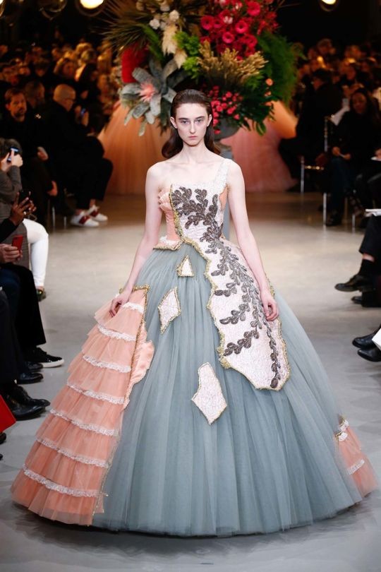 Những BST nổi bật tại tuần lễ Haute Couture Xuân-Hè 2017 - ELLE VN