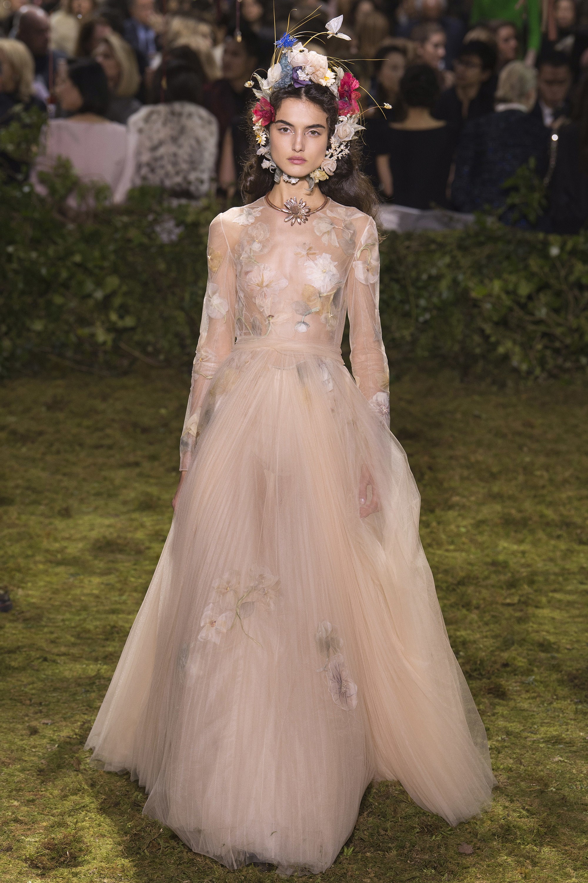 Những BST nổi bật tại tuần lễ Haute Couture Xuân-Hè 2017 - ELLE VN
