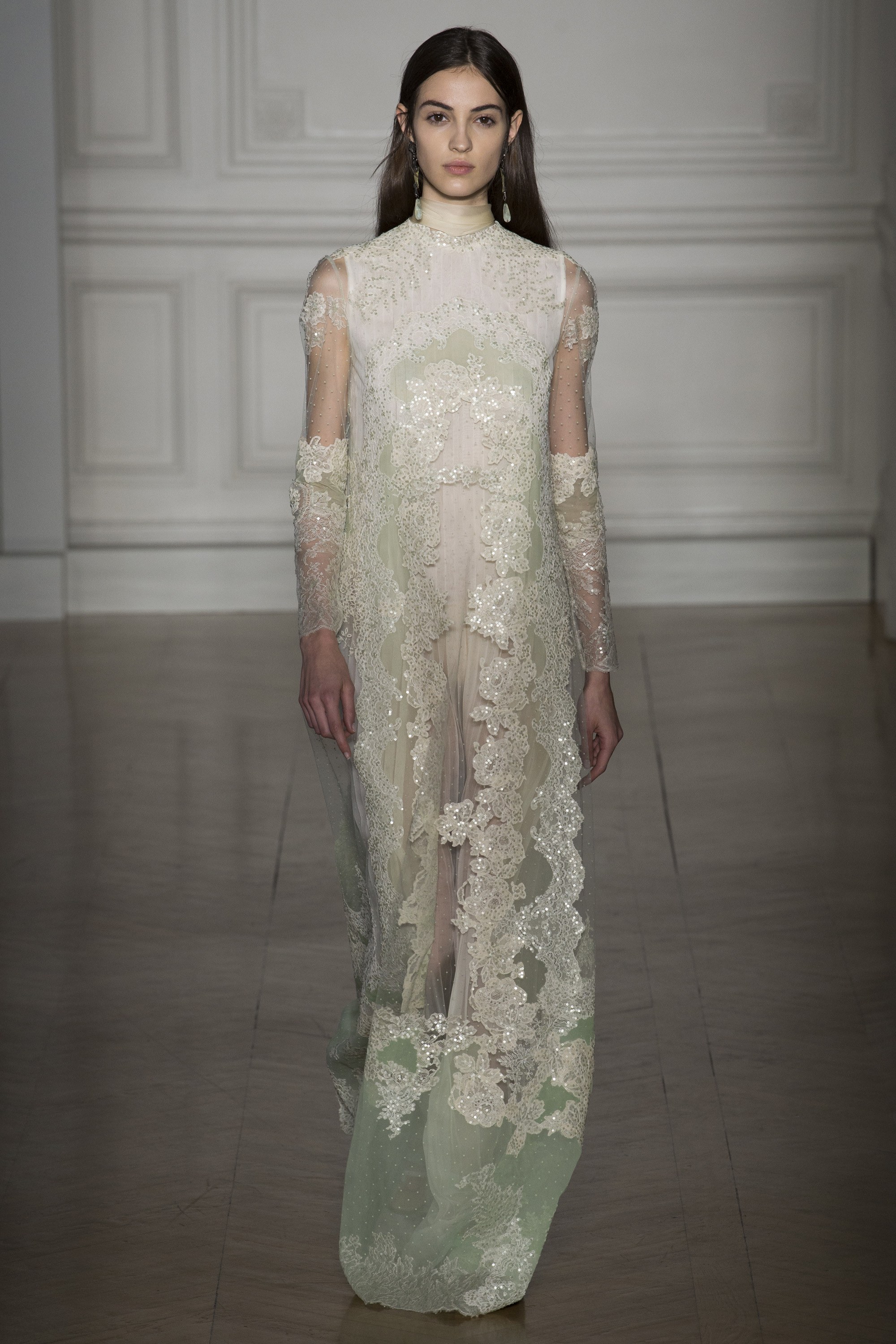 Những BST nổi bật tại tuần lễ Haute Couture Xuân-Hè 2017 - ELLE VN