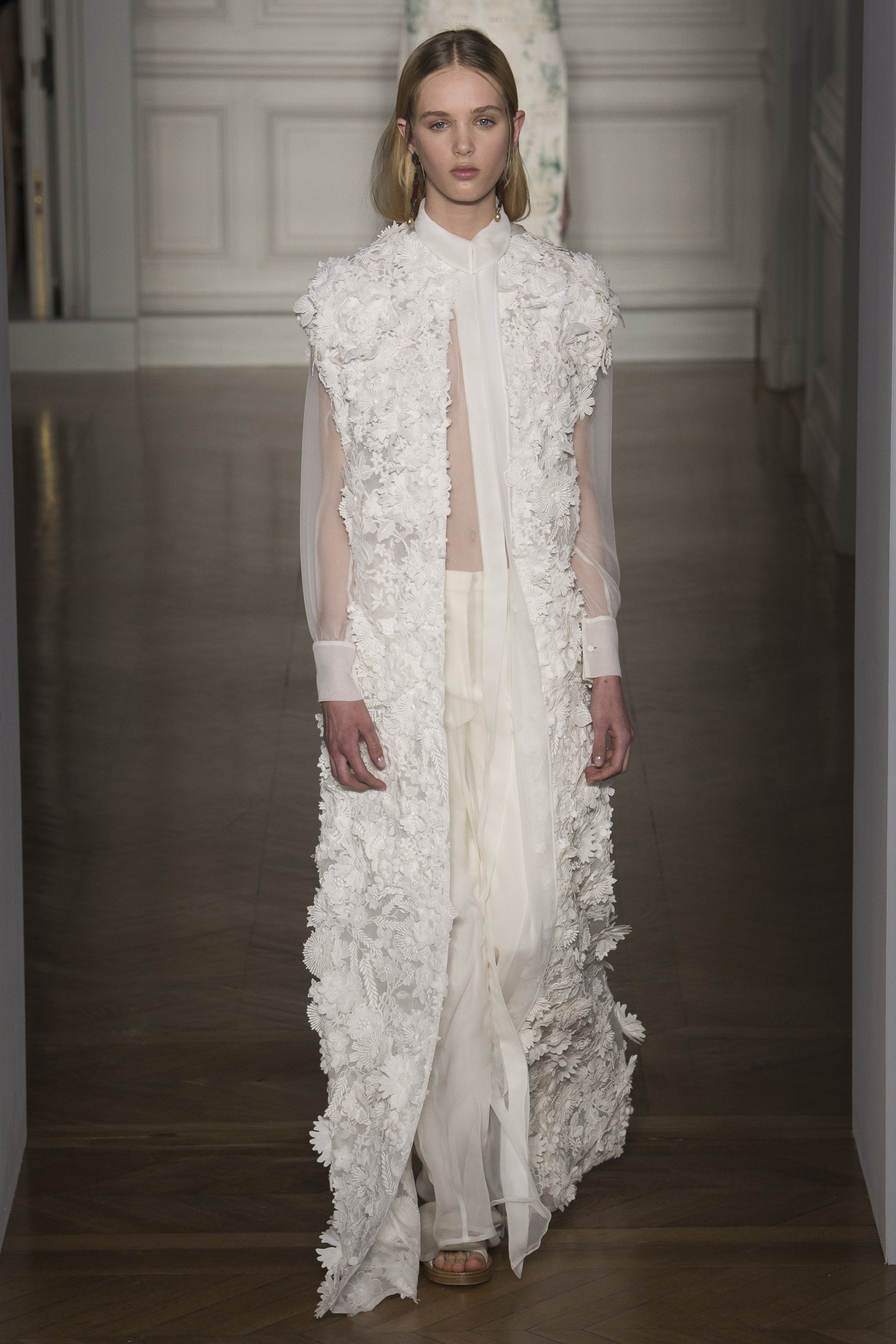 Những BST nổi bật tại tuần lễ Haute Couture Xuân-Hè 2017 - ELLE VN