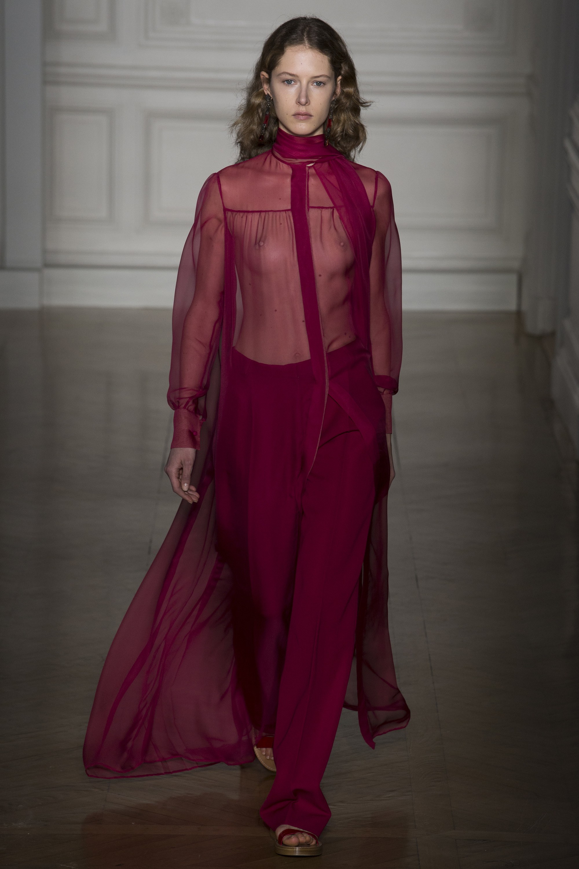 Những BST nổi bật tại tuần lễ Haute Couture Xuân-Hè 2017 - ELLE VN
