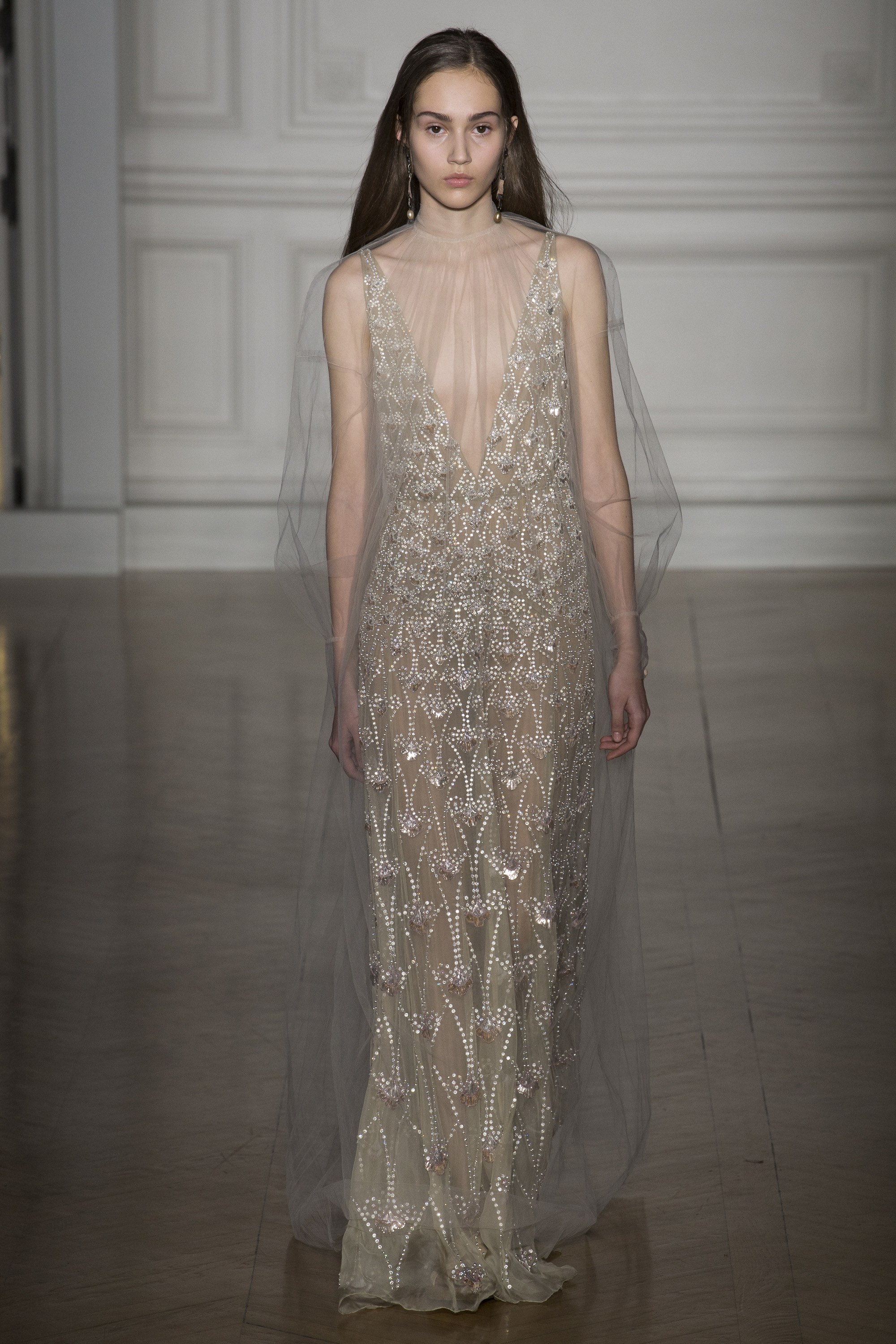 Những BST nổi bật tại tuần lễ Haute Couture Xuân-Hè 2017 - ELLE VN
