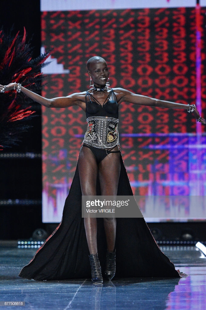 người mẫu victoria's secret show17