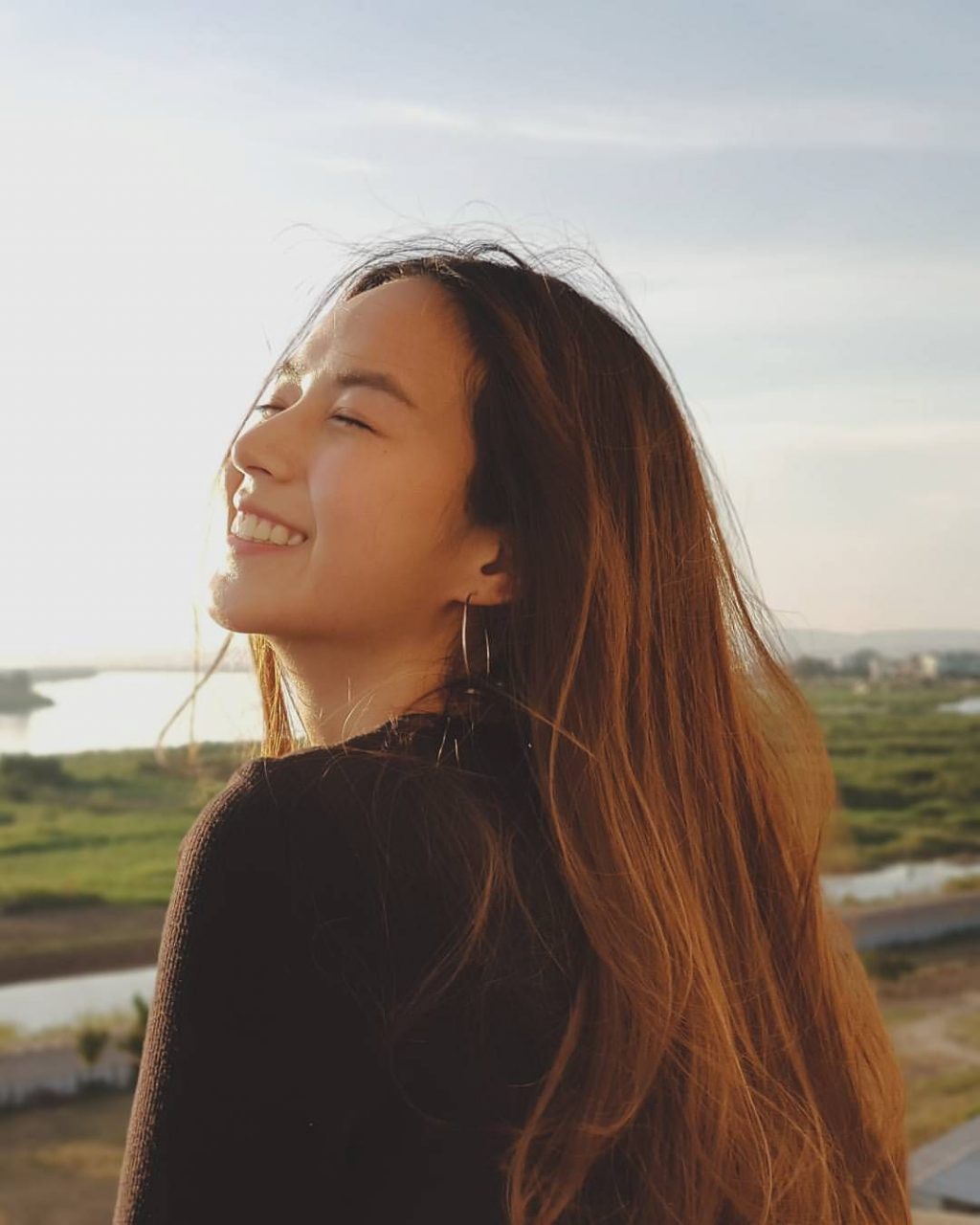 cô gái lông mày đẹp