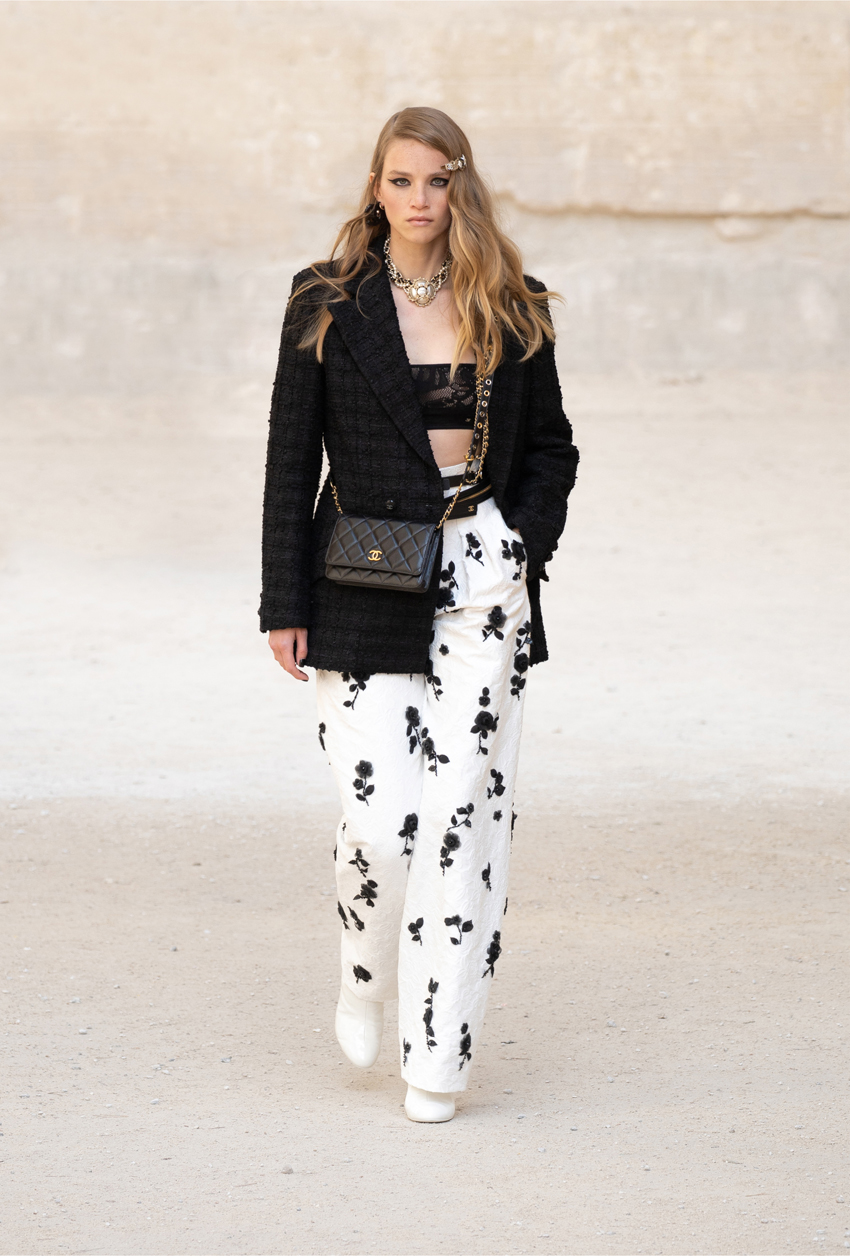 chanel cruise 2021/22 look 44