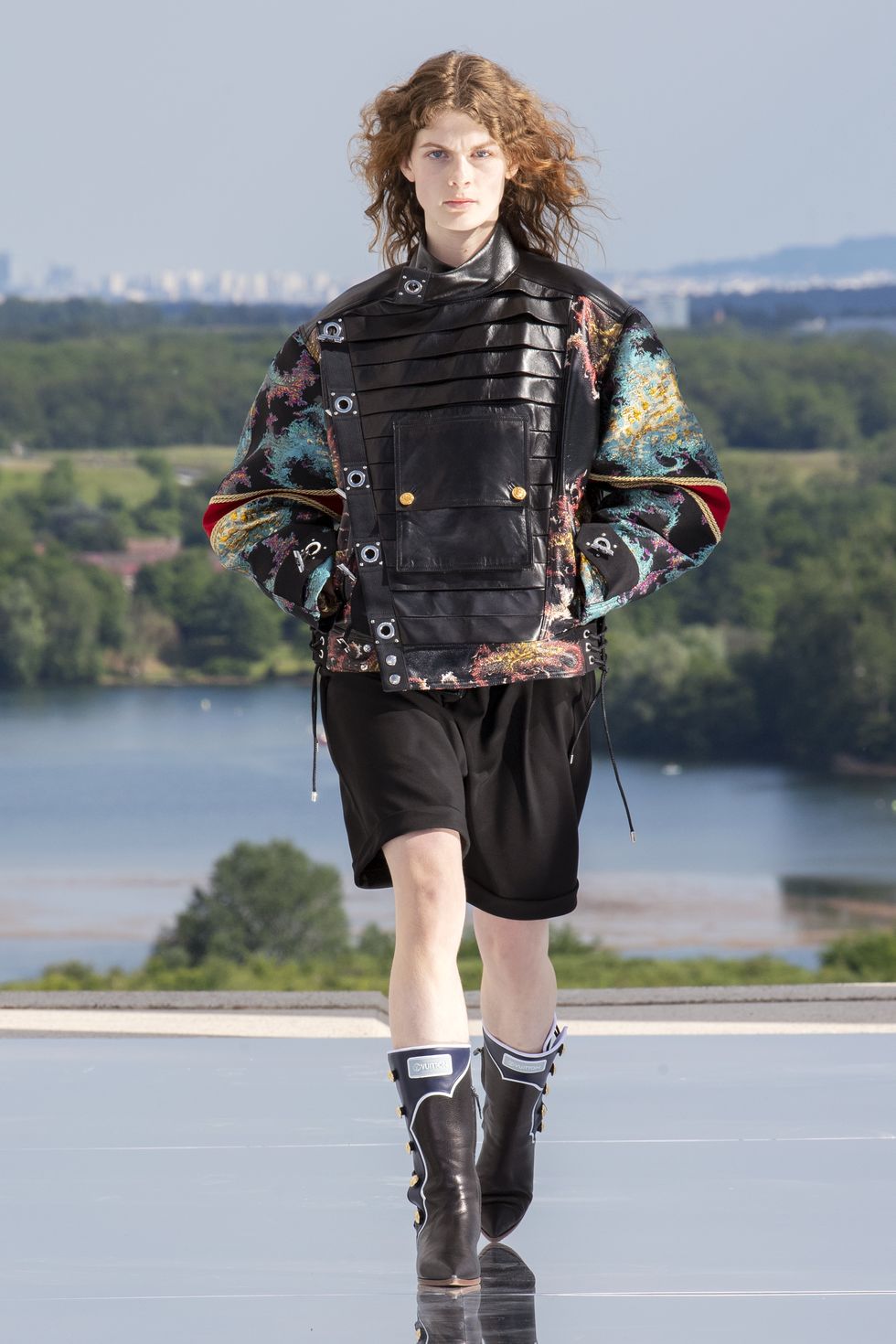 Cruise LV look 44