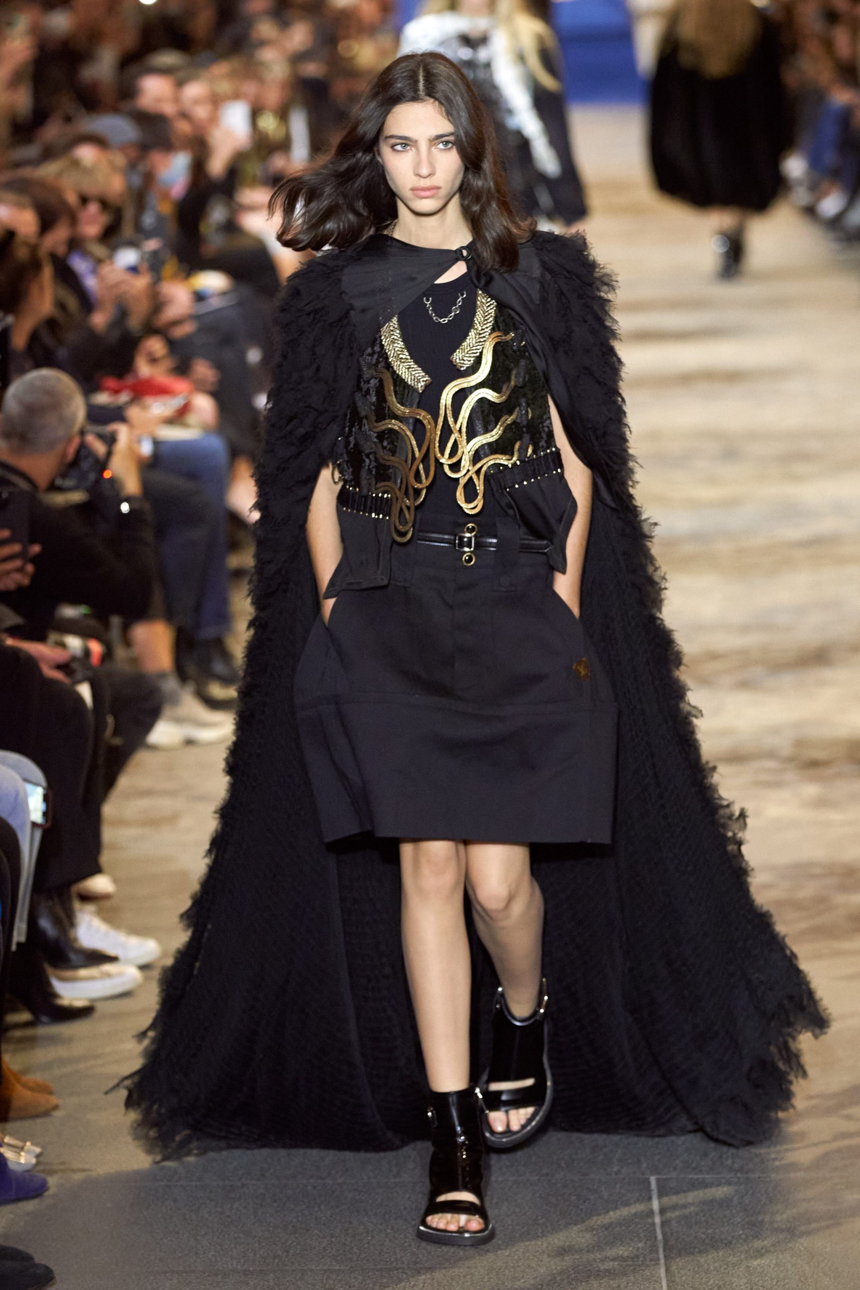 Louis Vuitton áo choàng đen