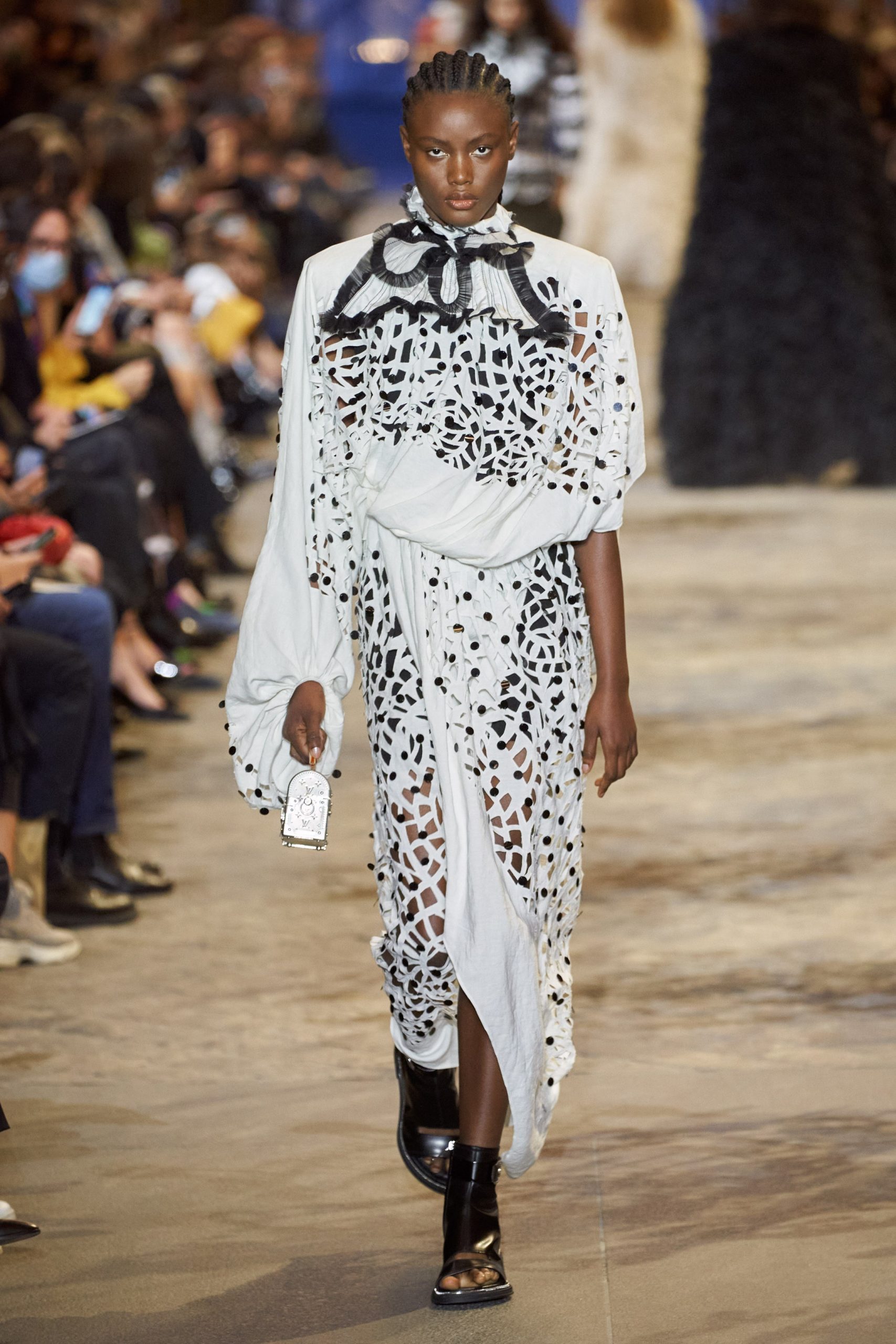 Look 30 LV SS22