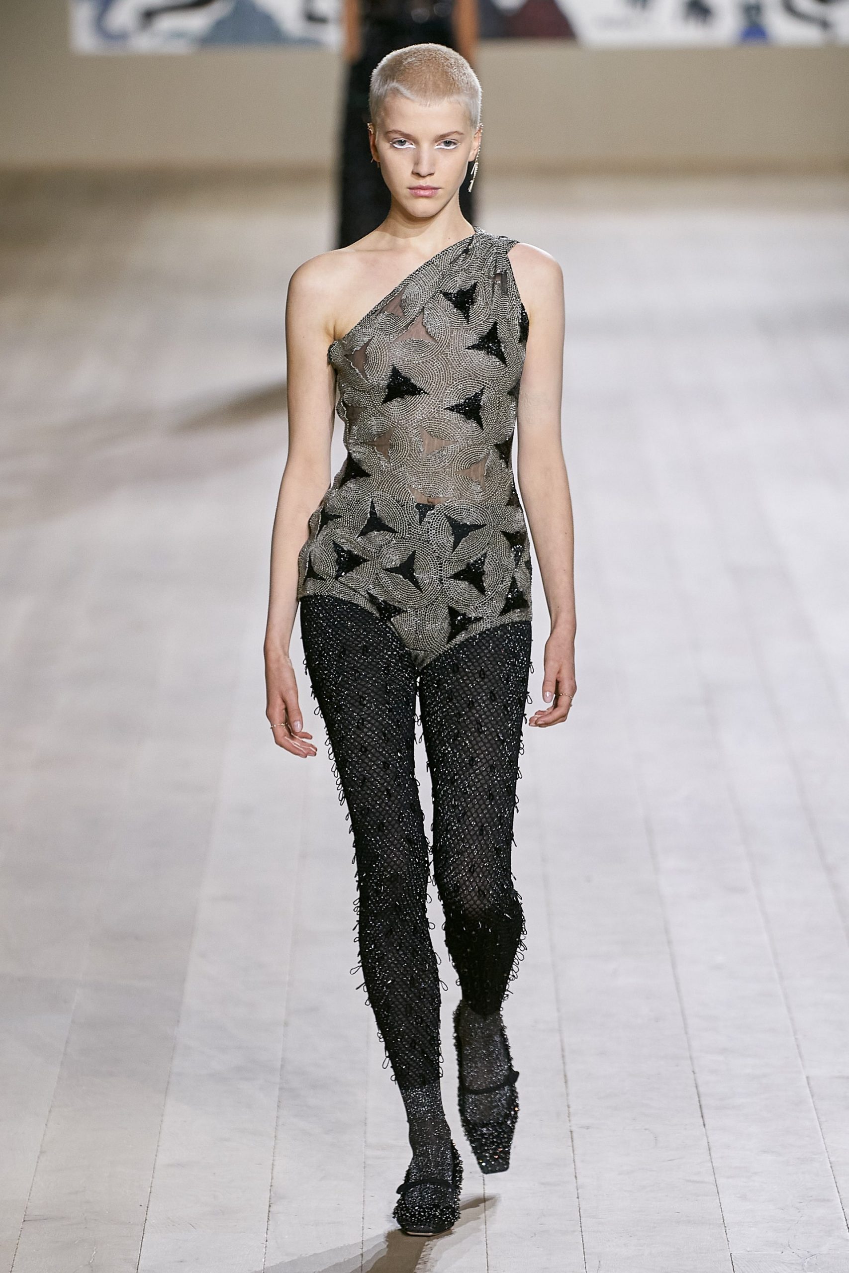 CD Haute Couture Xuân Hè 22 look 1