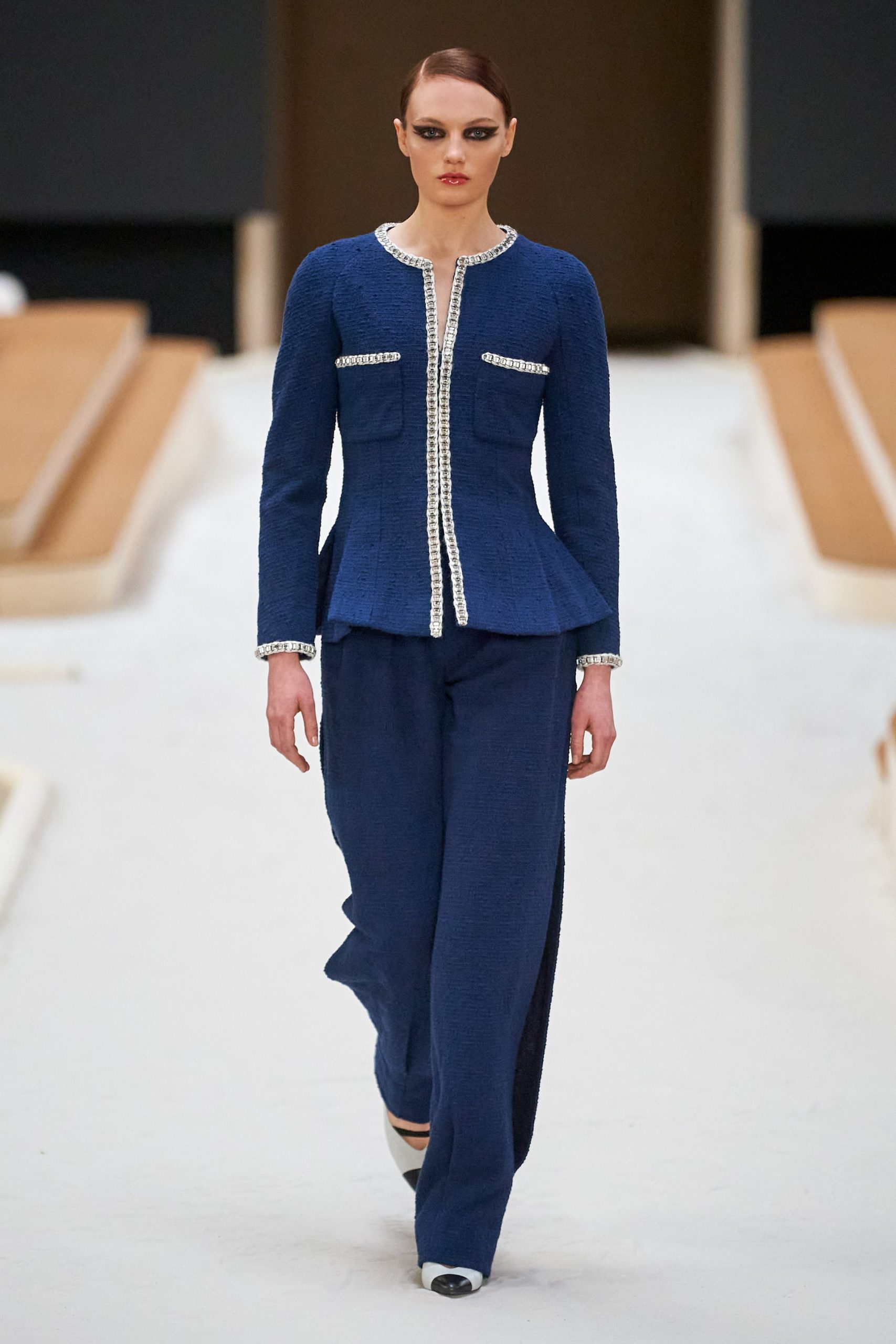 Chanel Couture Xuân Hè 2022 look 2