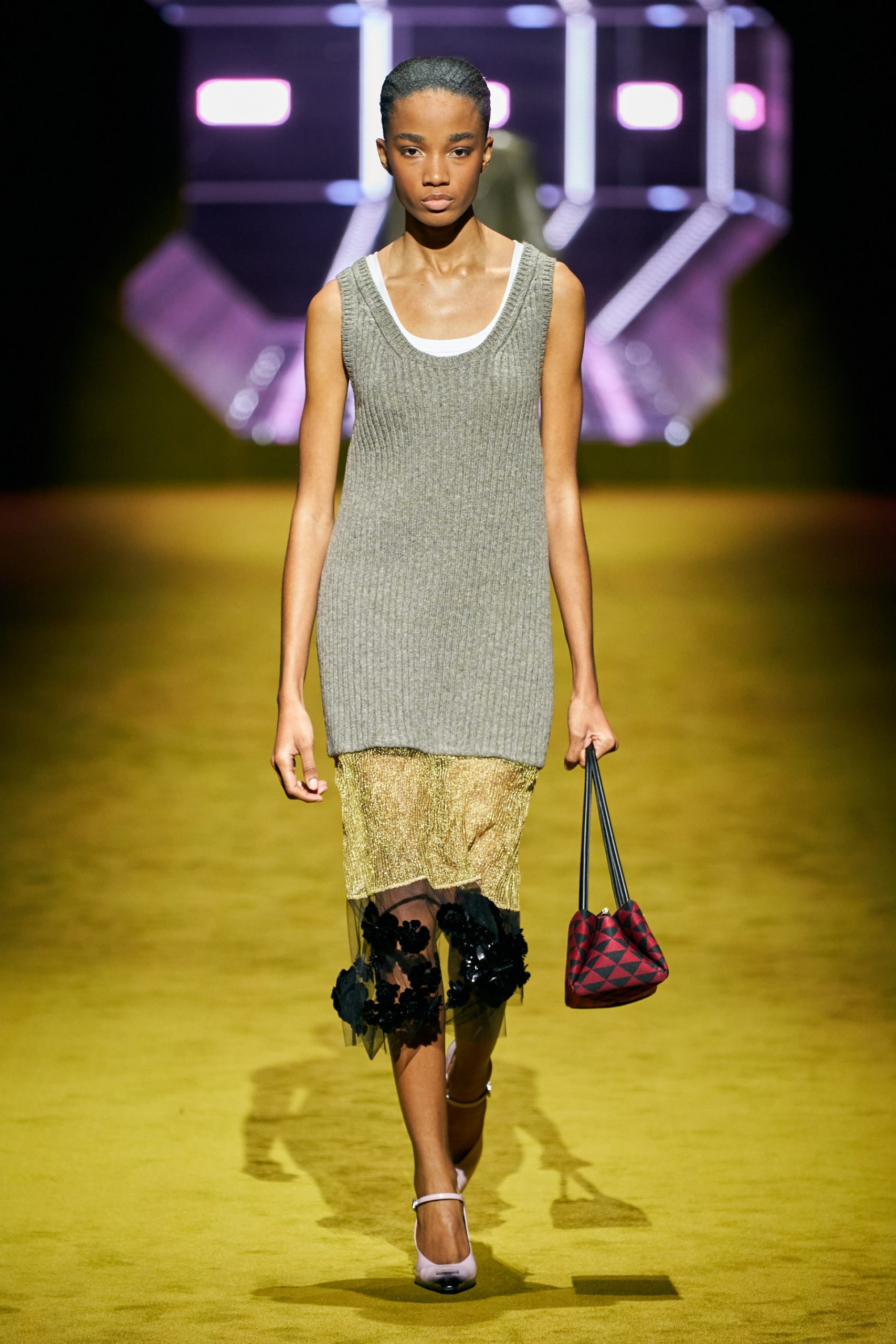 Prada Thu Đông 2022 look 19