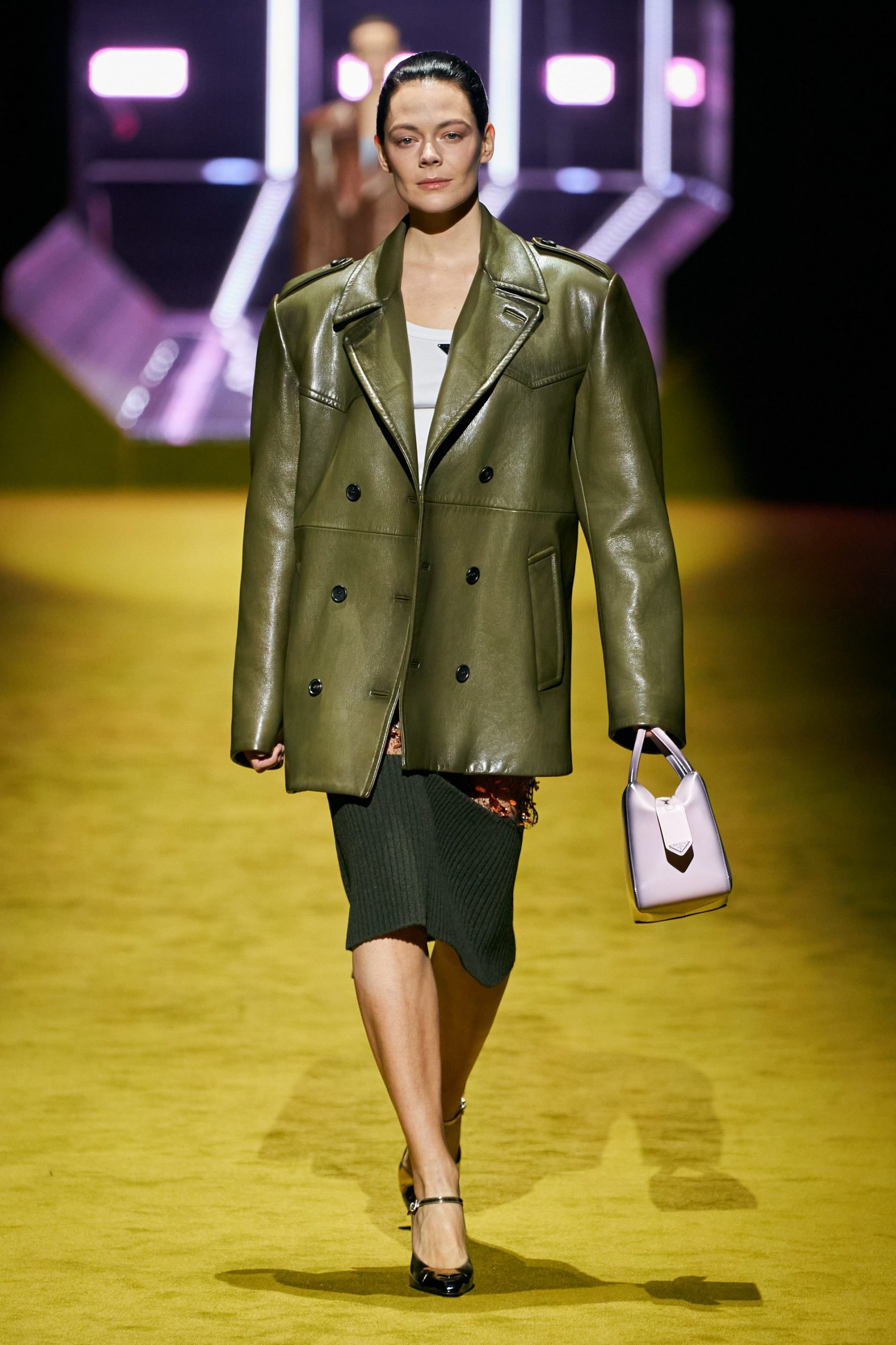 Prada Thu Đông 2022 look 20