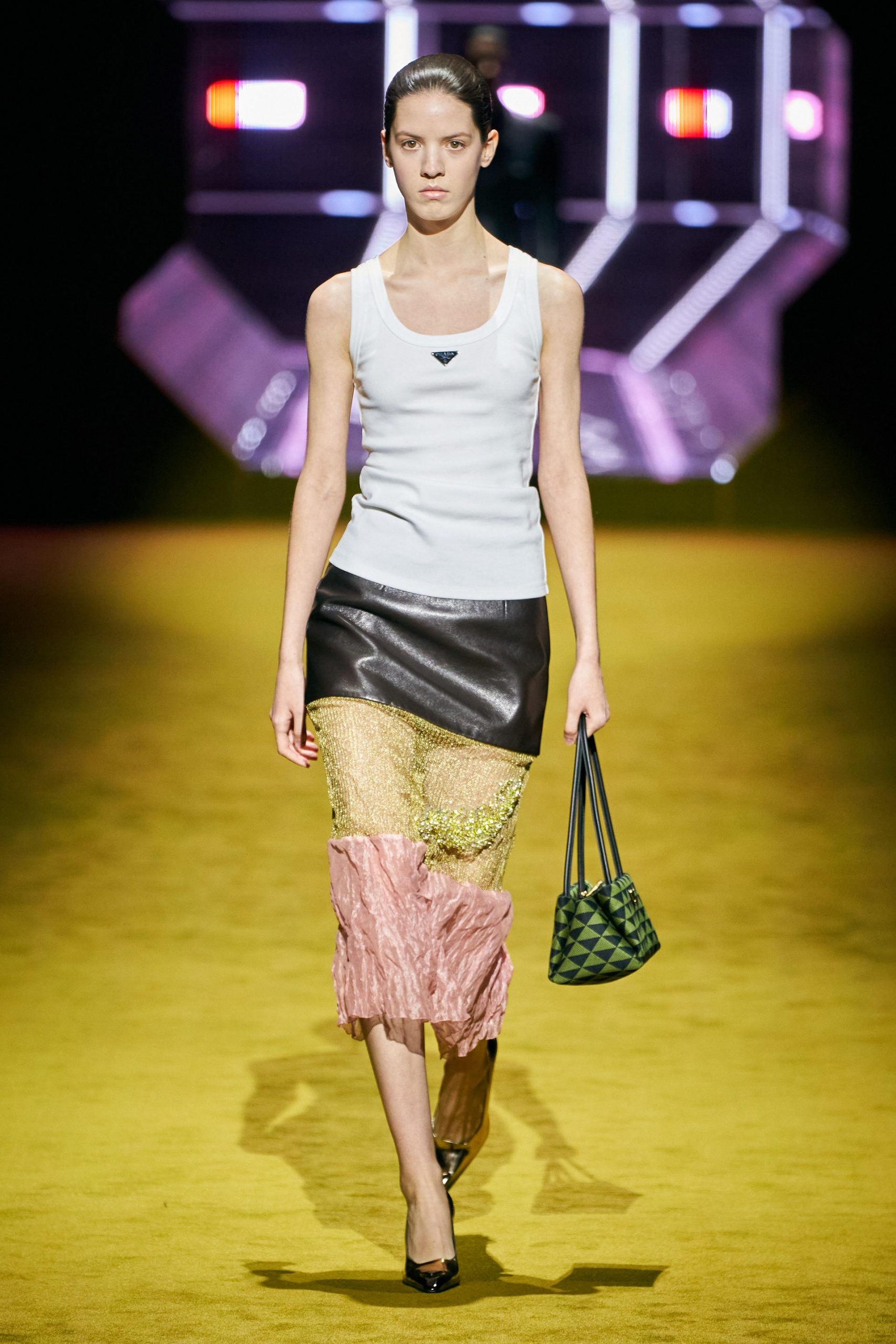 Prada Thu Đông 2022 look 23