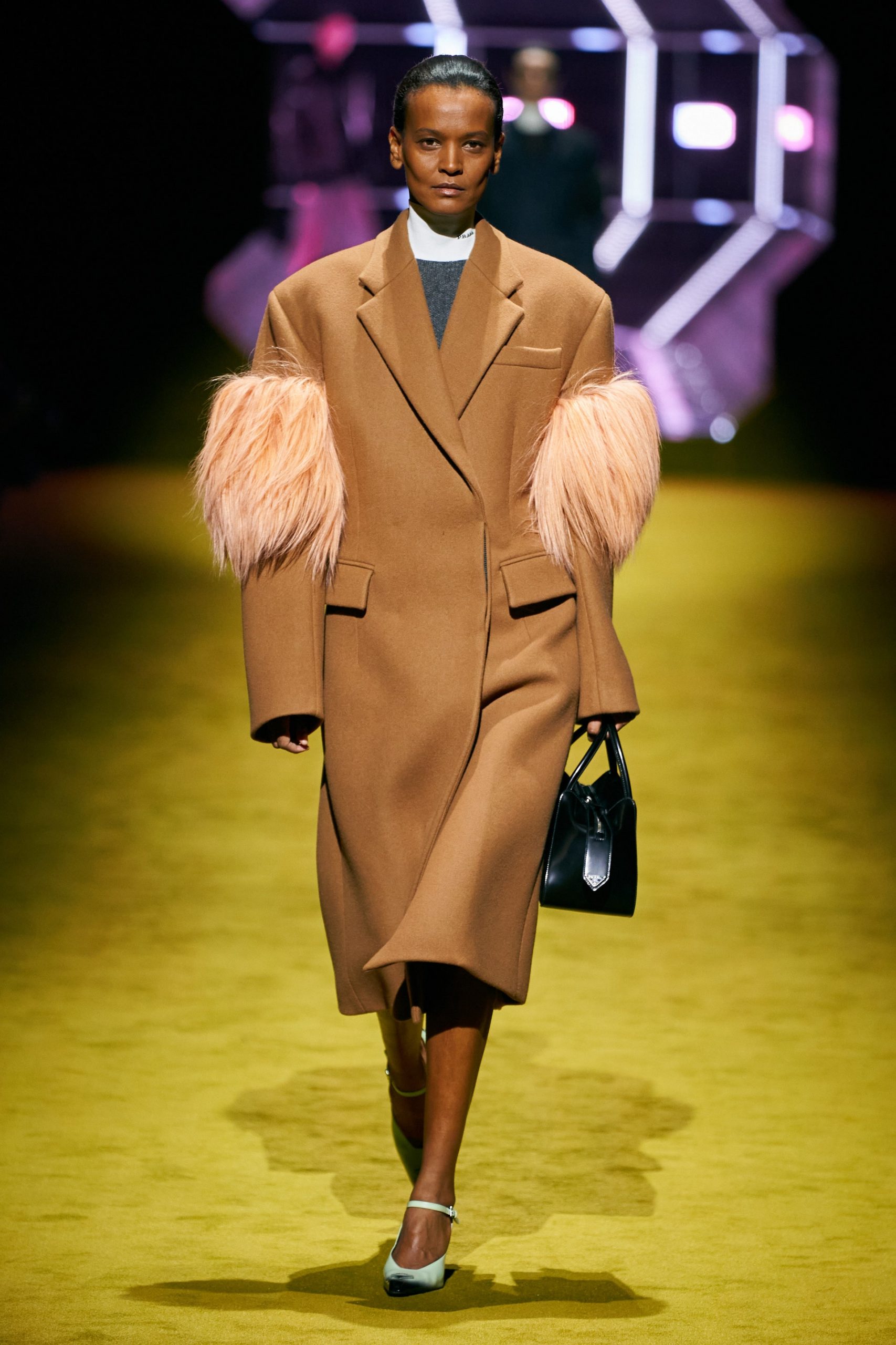 Prada Thu Đông 2022 look 35