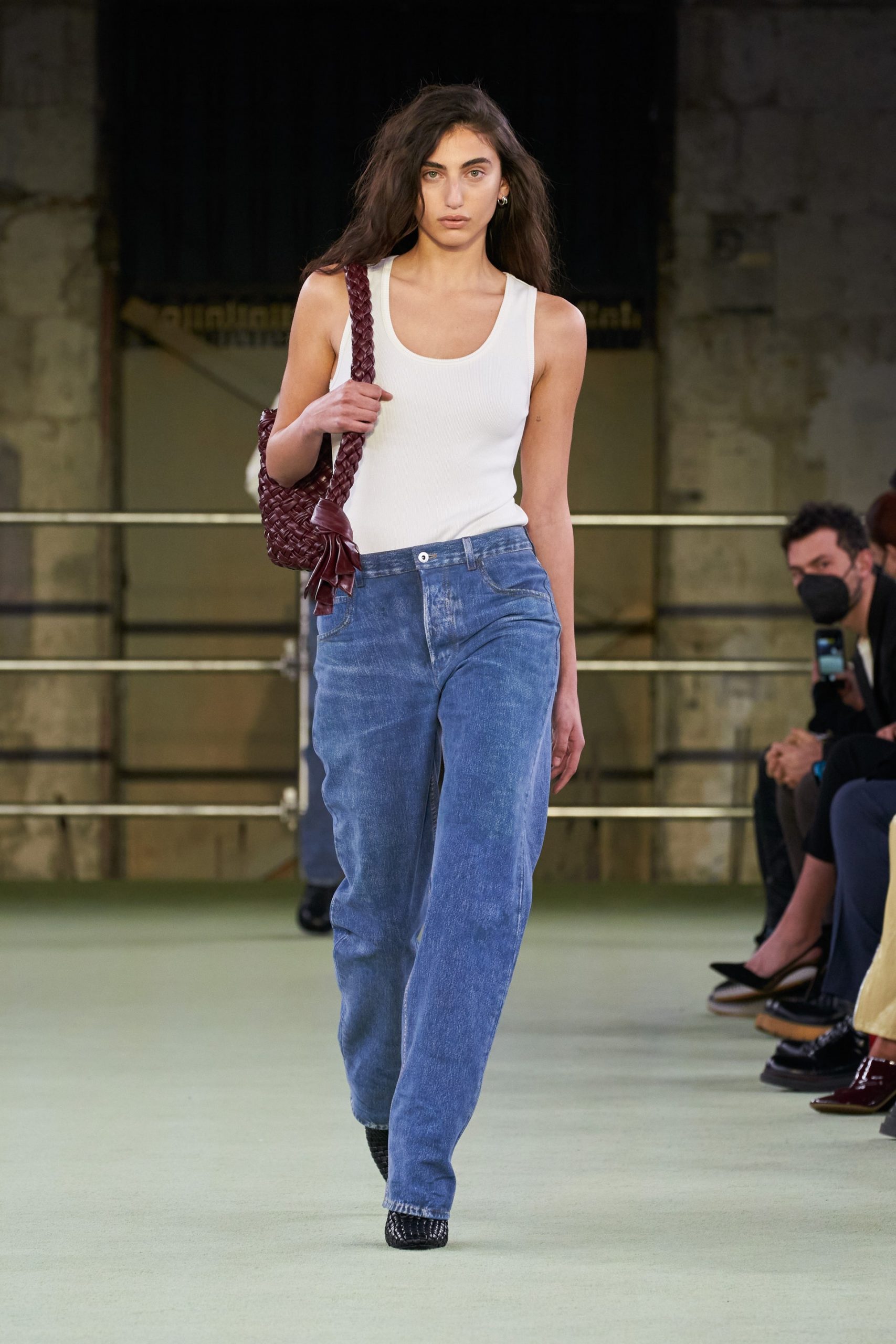 bottega veneta thu đông 2022 look 1