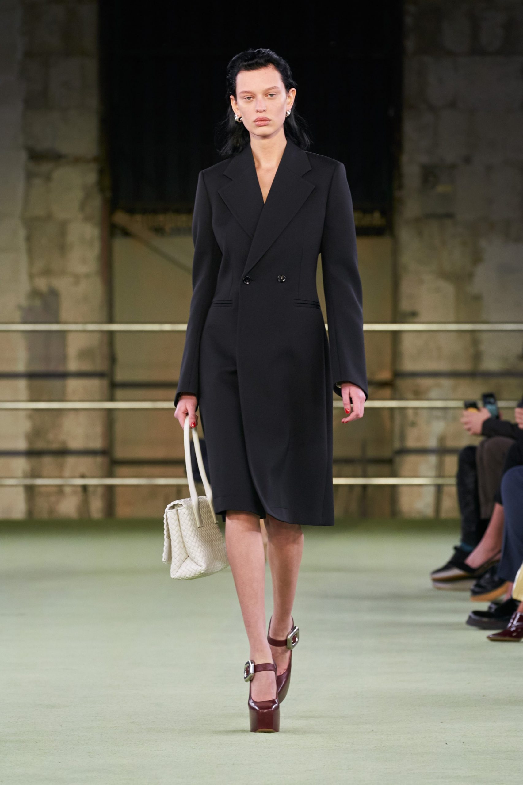 bottega veneta thu đông 2022 look 17