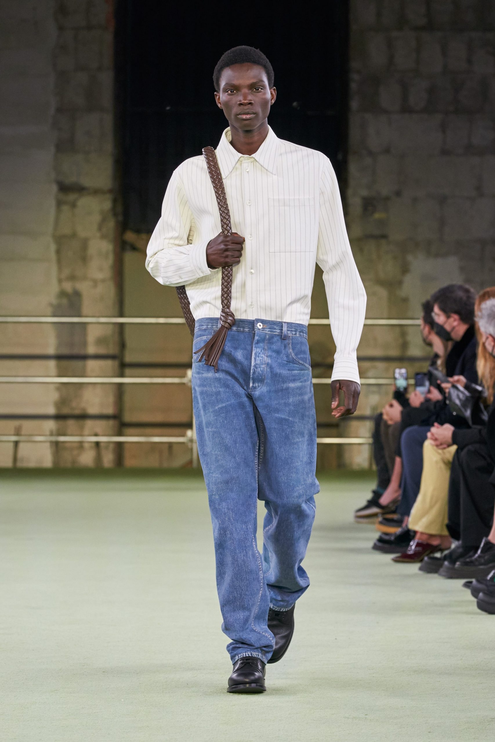 bottega veneta thu đông 2022 look 2