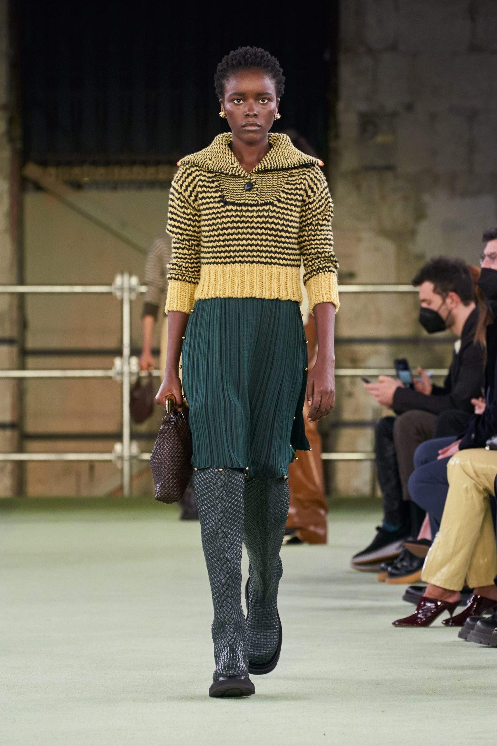 bottega veneta thu đông 2022 look 57