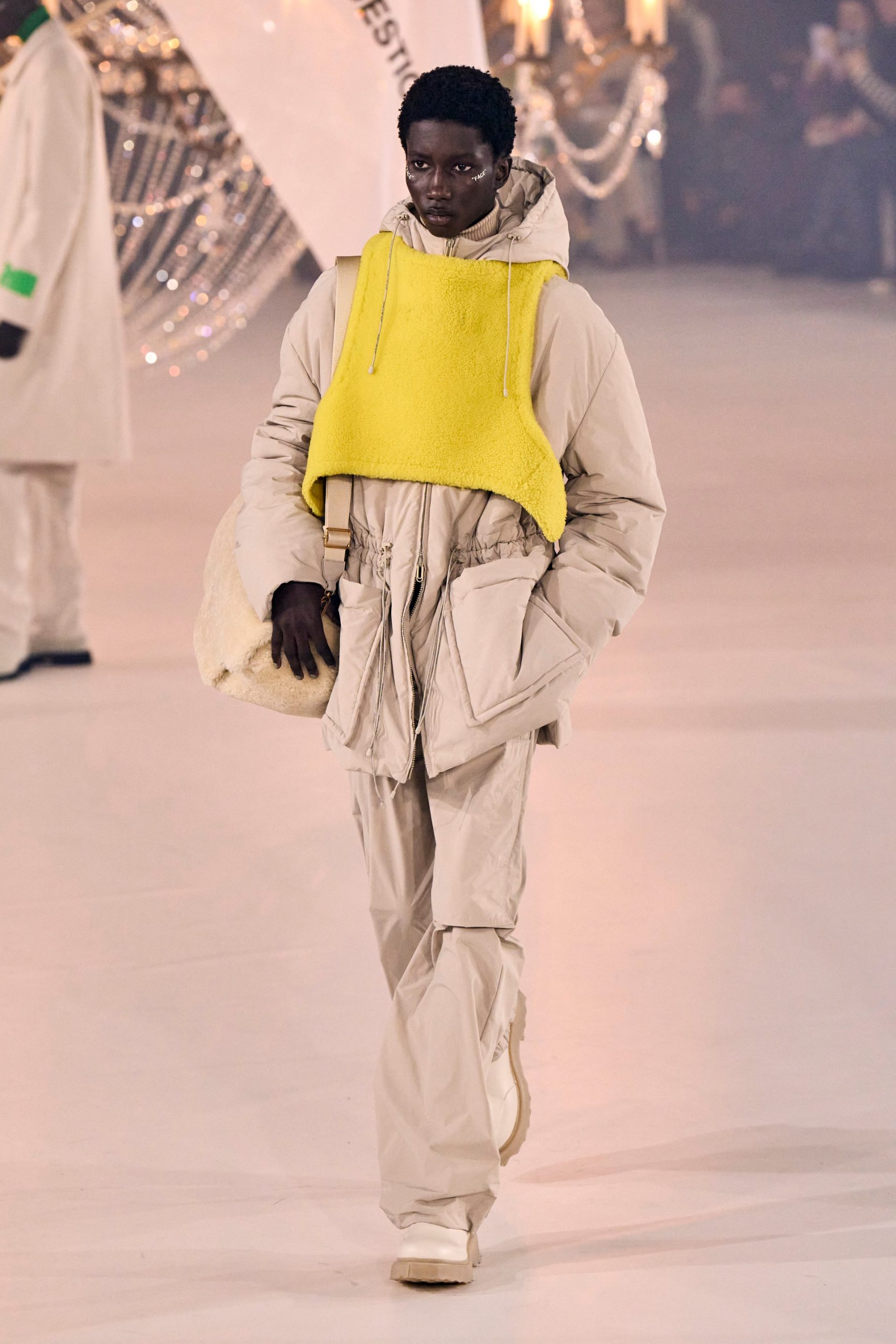 Off-White Thu Đông 2022 look 27