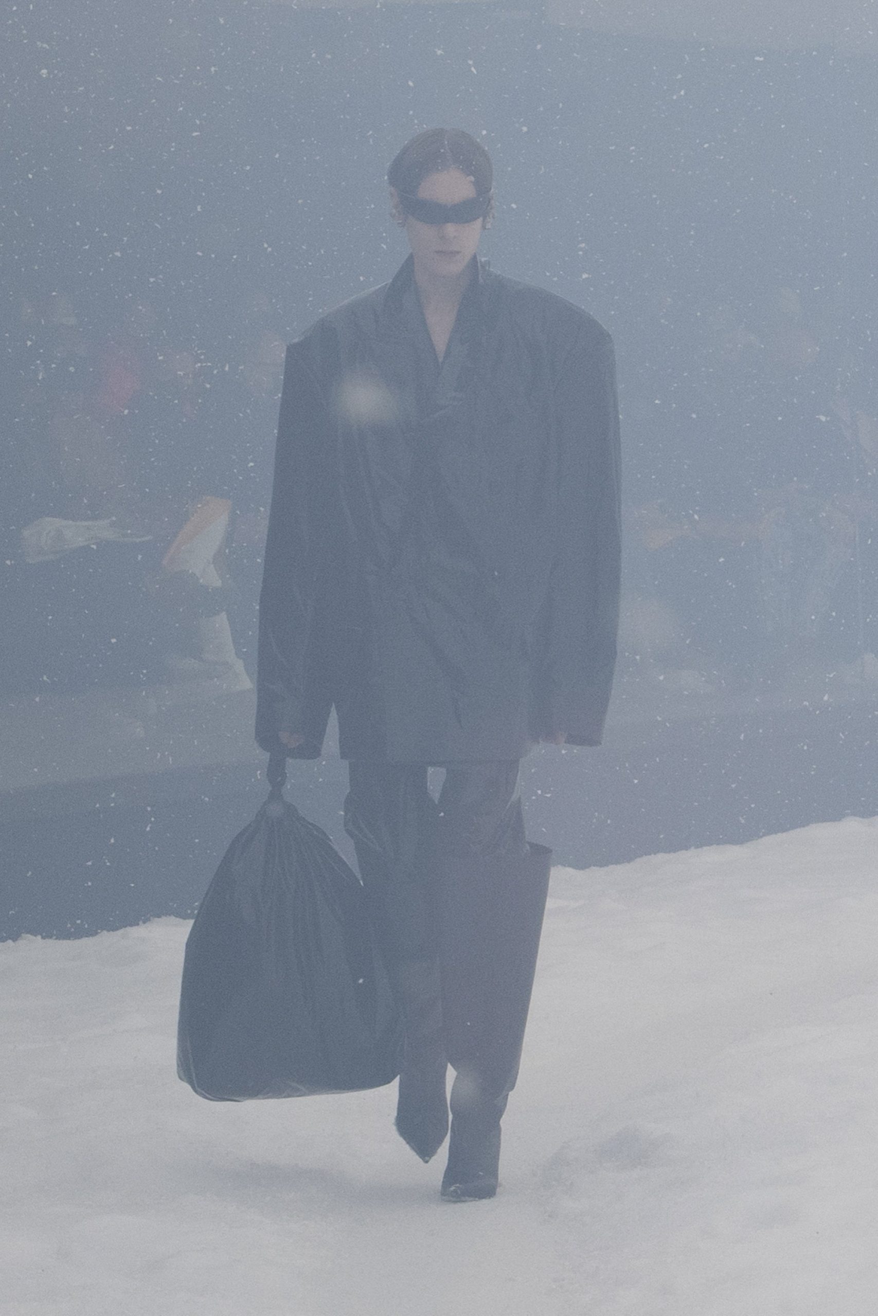 Balenciaga RTW Thu Đông 2022 look 12