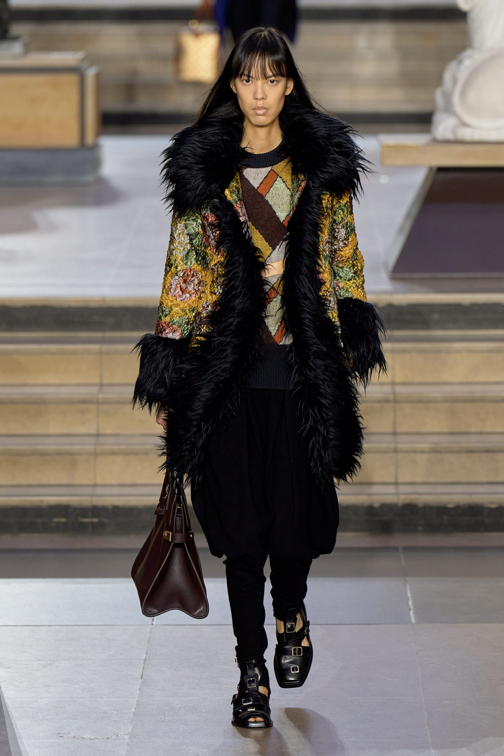 Louis Vuitton Thu Đông 2022 look 25