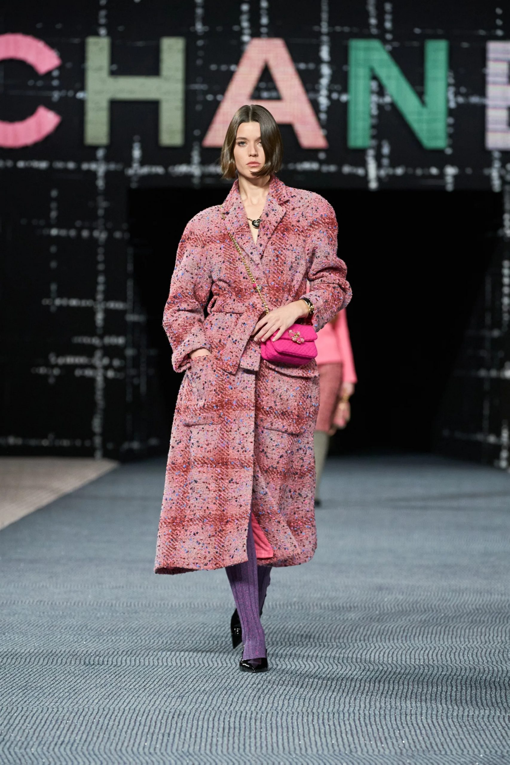 Chanel RTW Thu Đông 2022 look 1
