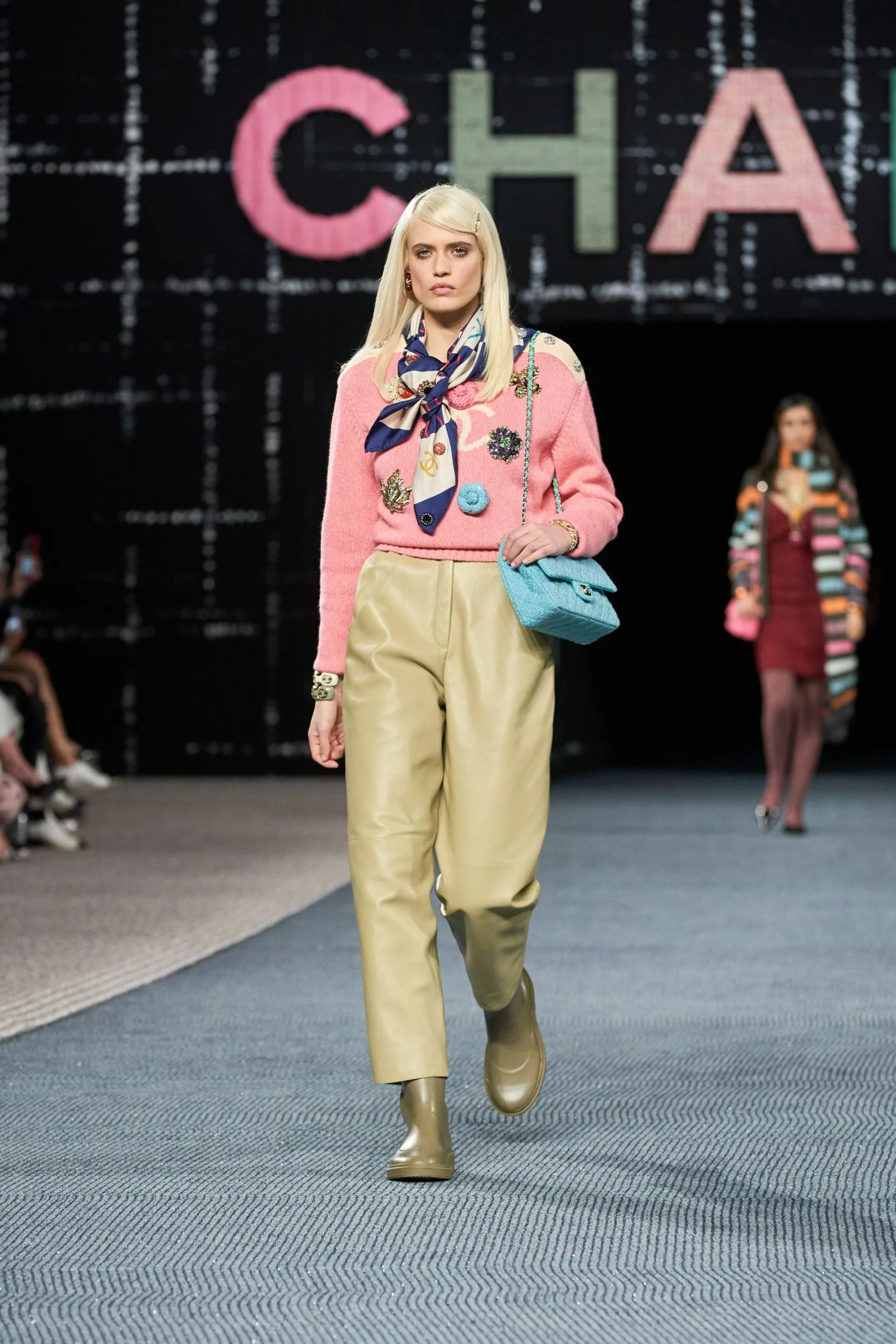 Chanel RTW Thu Đông 2022 look 9