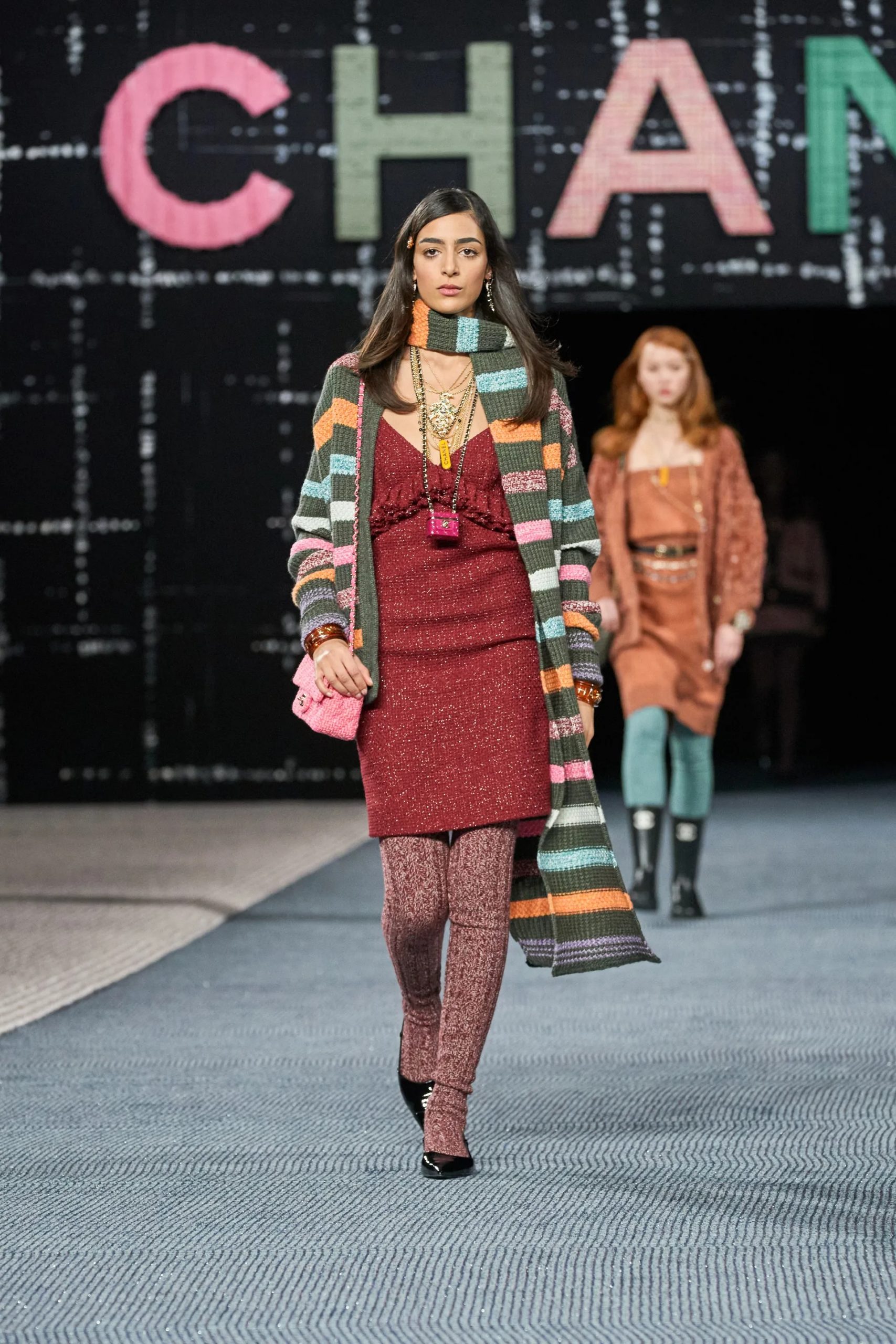 Chanel RTW Thu Đông 2022 look 10