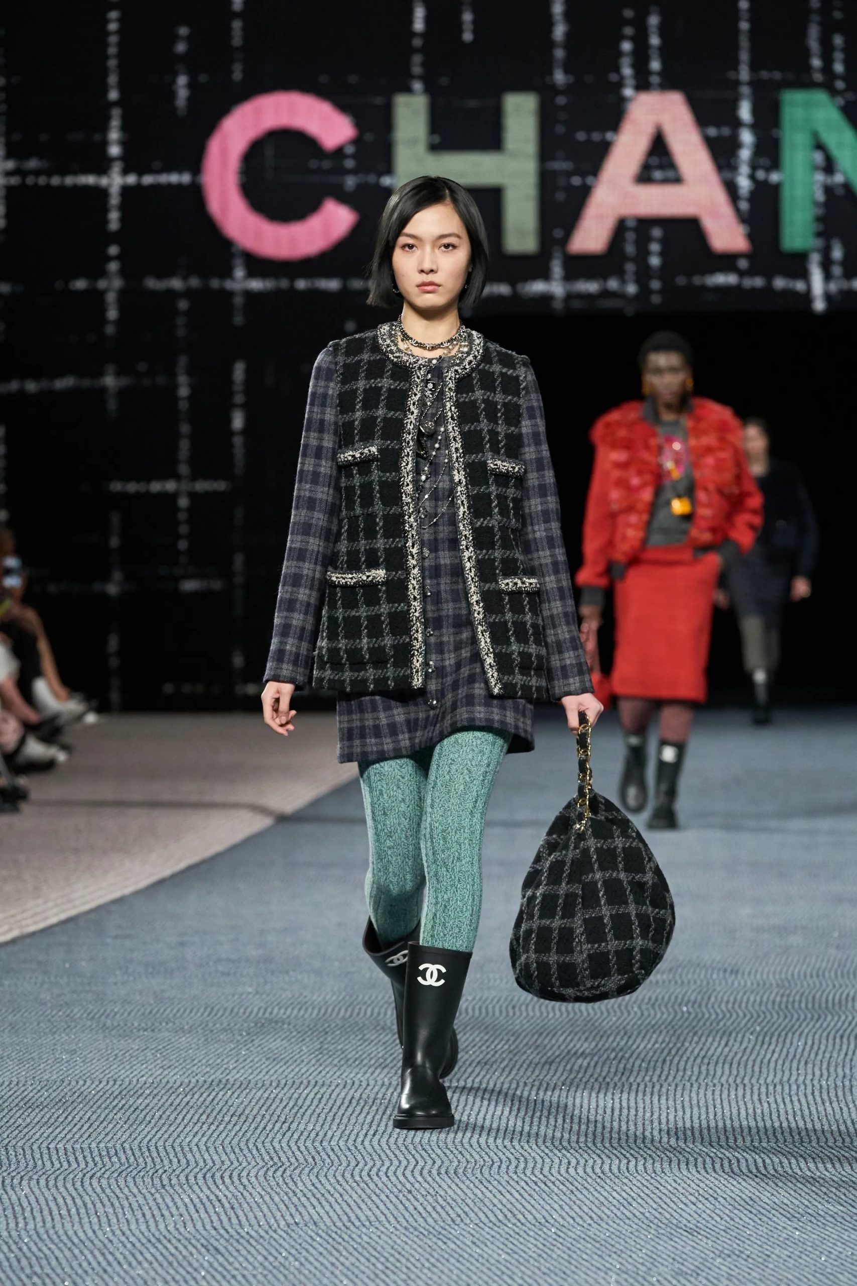 Chanel RTW Thu Đông 2022 look 32