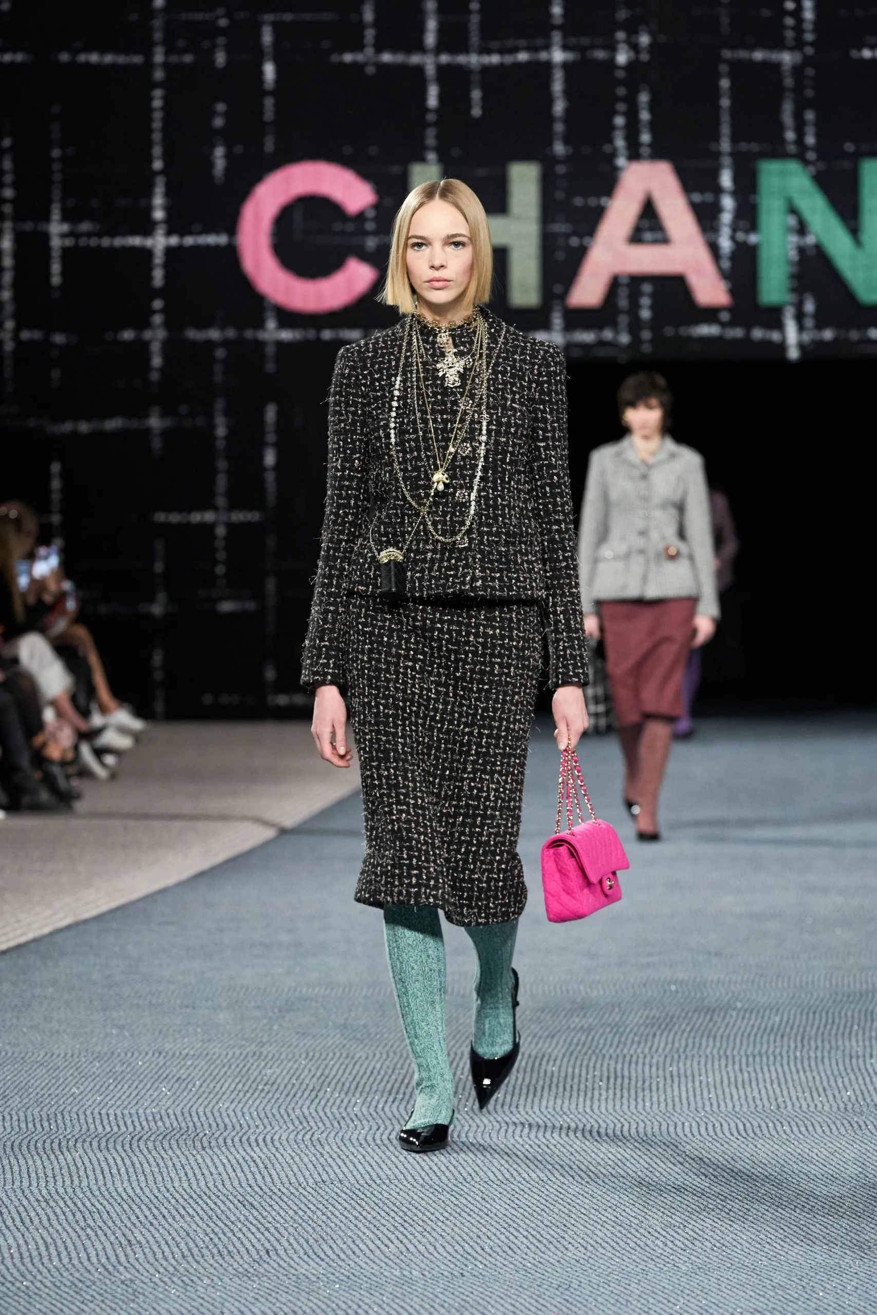 Chanel RTW Thu Đông 2022 look 39