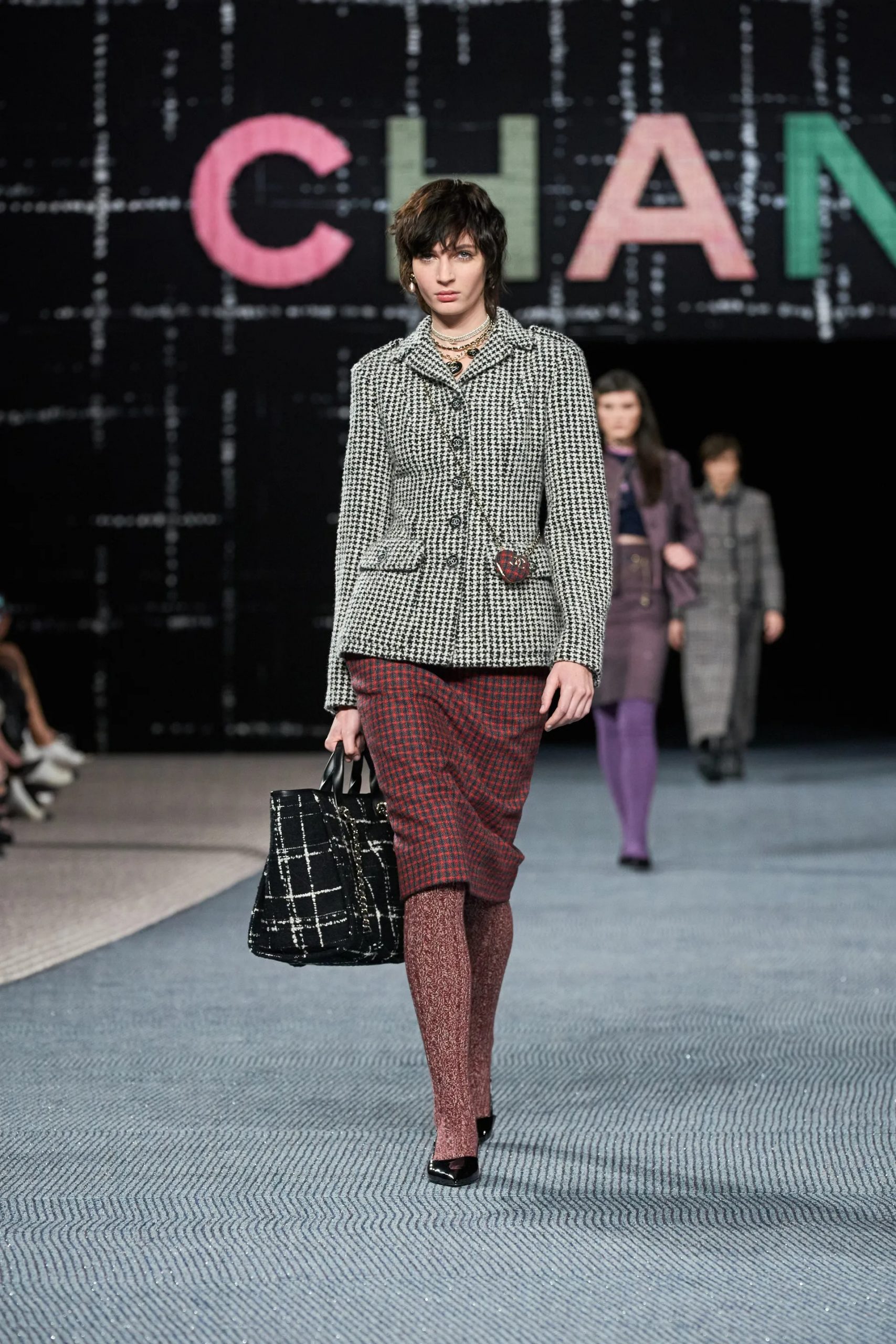 Chanel RTW Thu Đông 2022 look 40