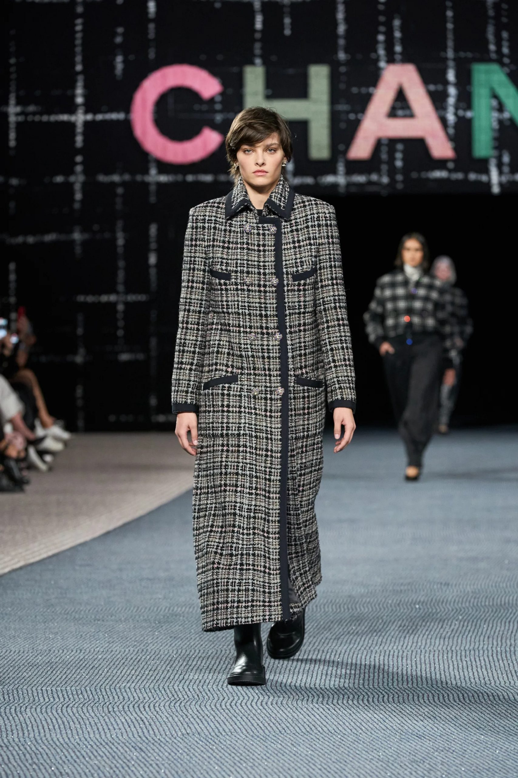 Chanel RTW Thu Đông 2022 look 42