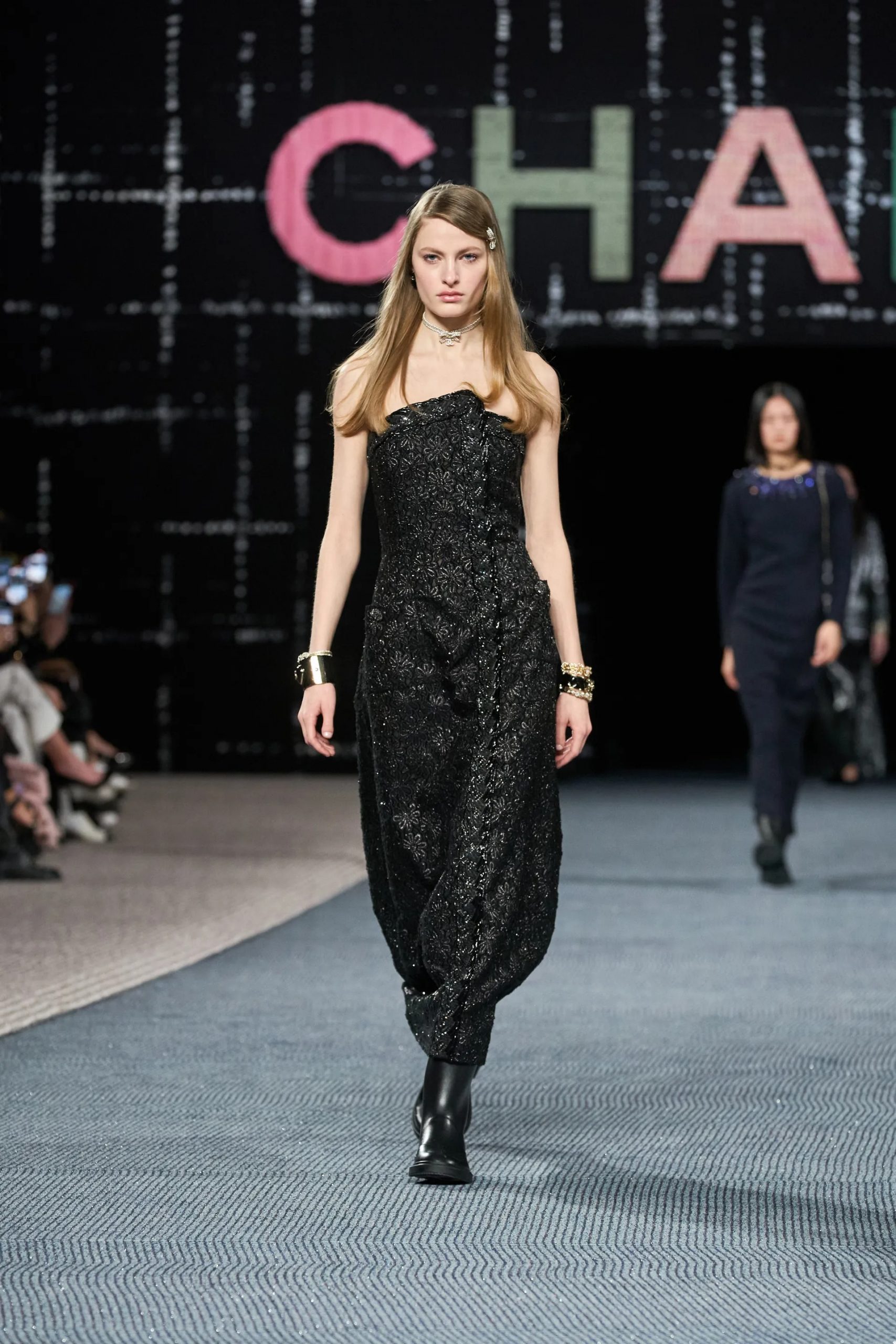 Chanel RTW Thu Đông 2022 look 60