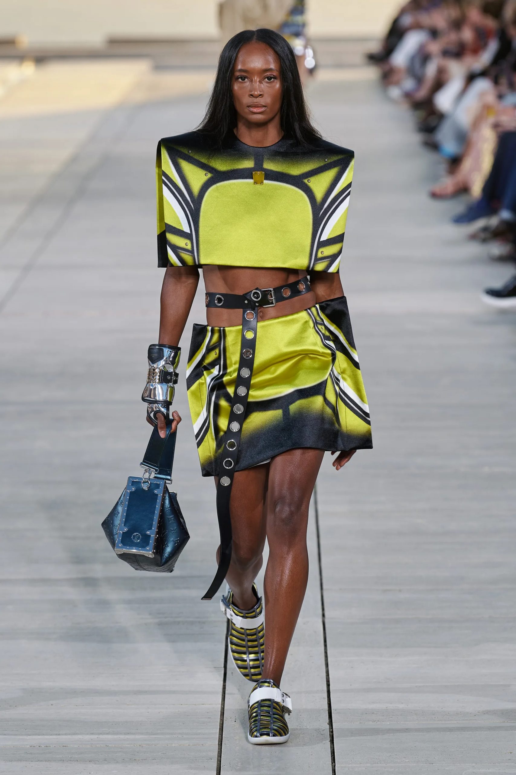 Louis Vuitton Cruise 2023 look 8
