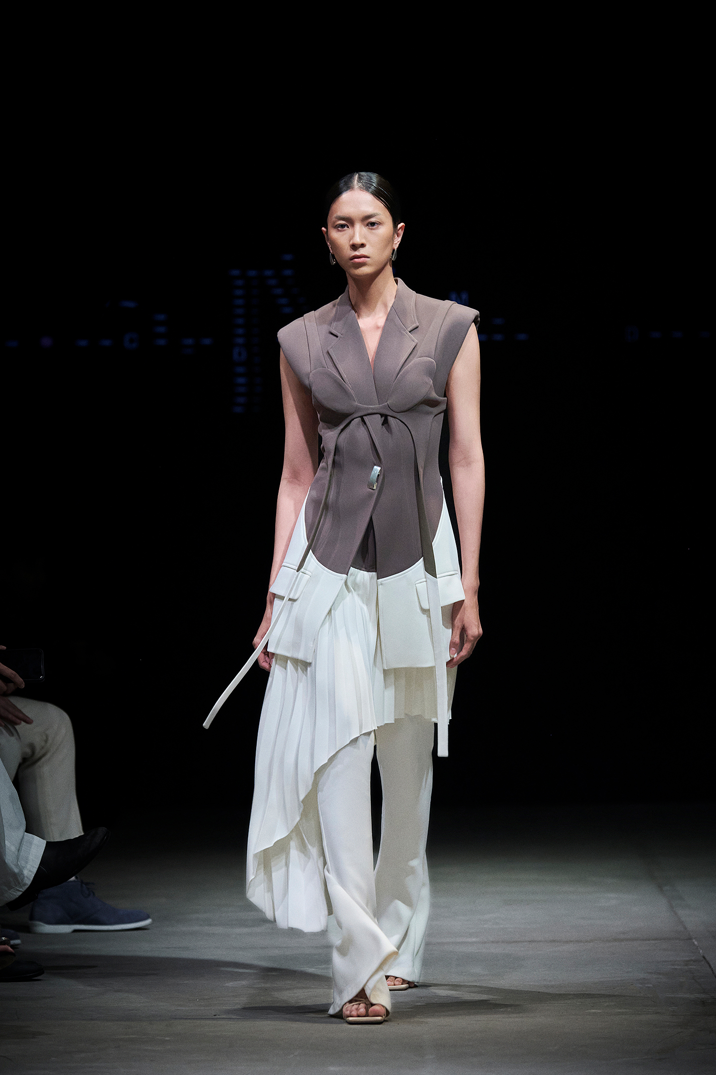 BST INFLOWING của NTK Cường Đàm look 20