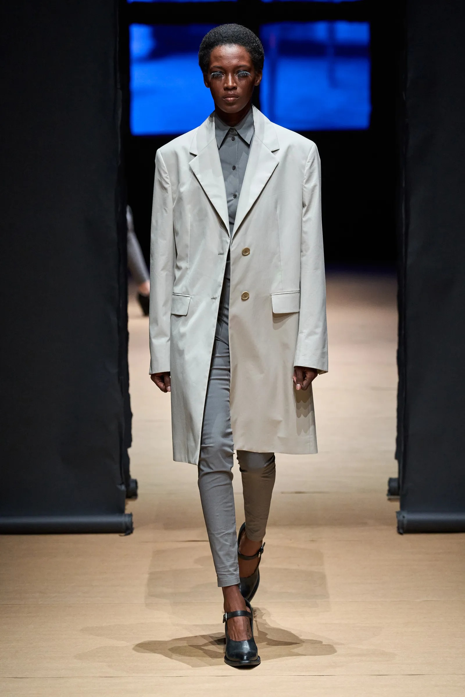 Prada Xuân Hè 2023 look 2