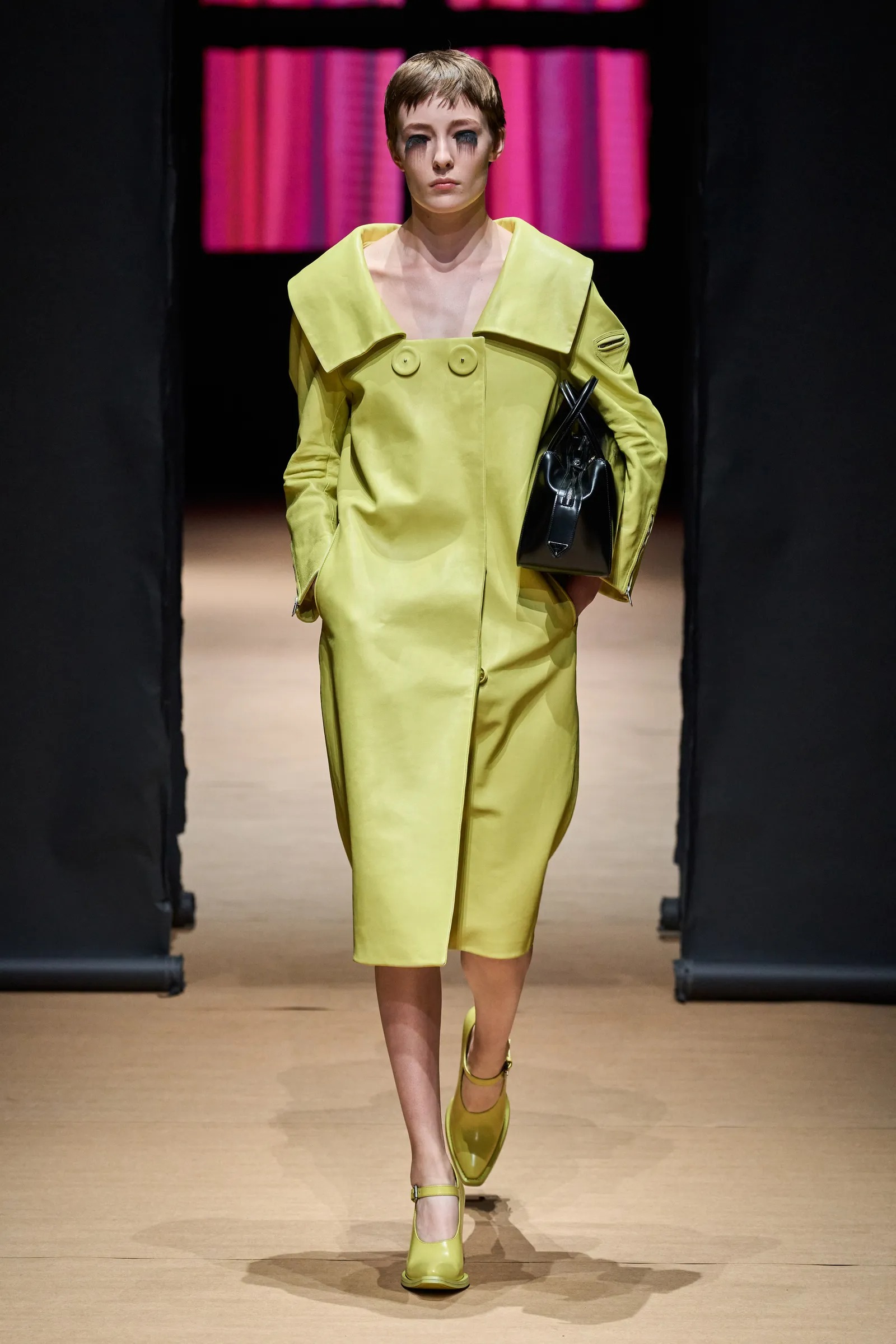 Prada Xuân Hè 2023 look 42
