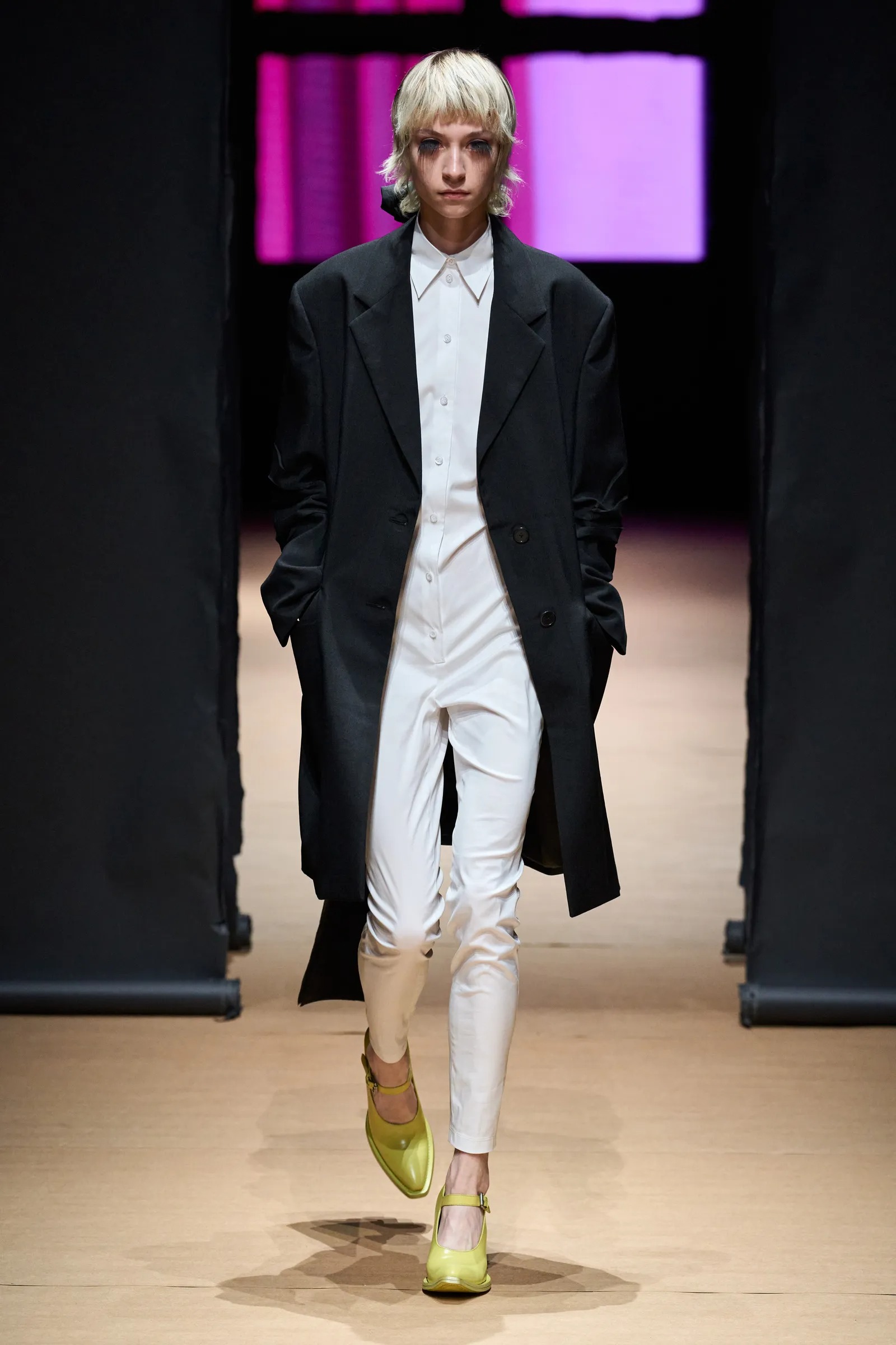 Prada Xuân Hè 2023 look 55
