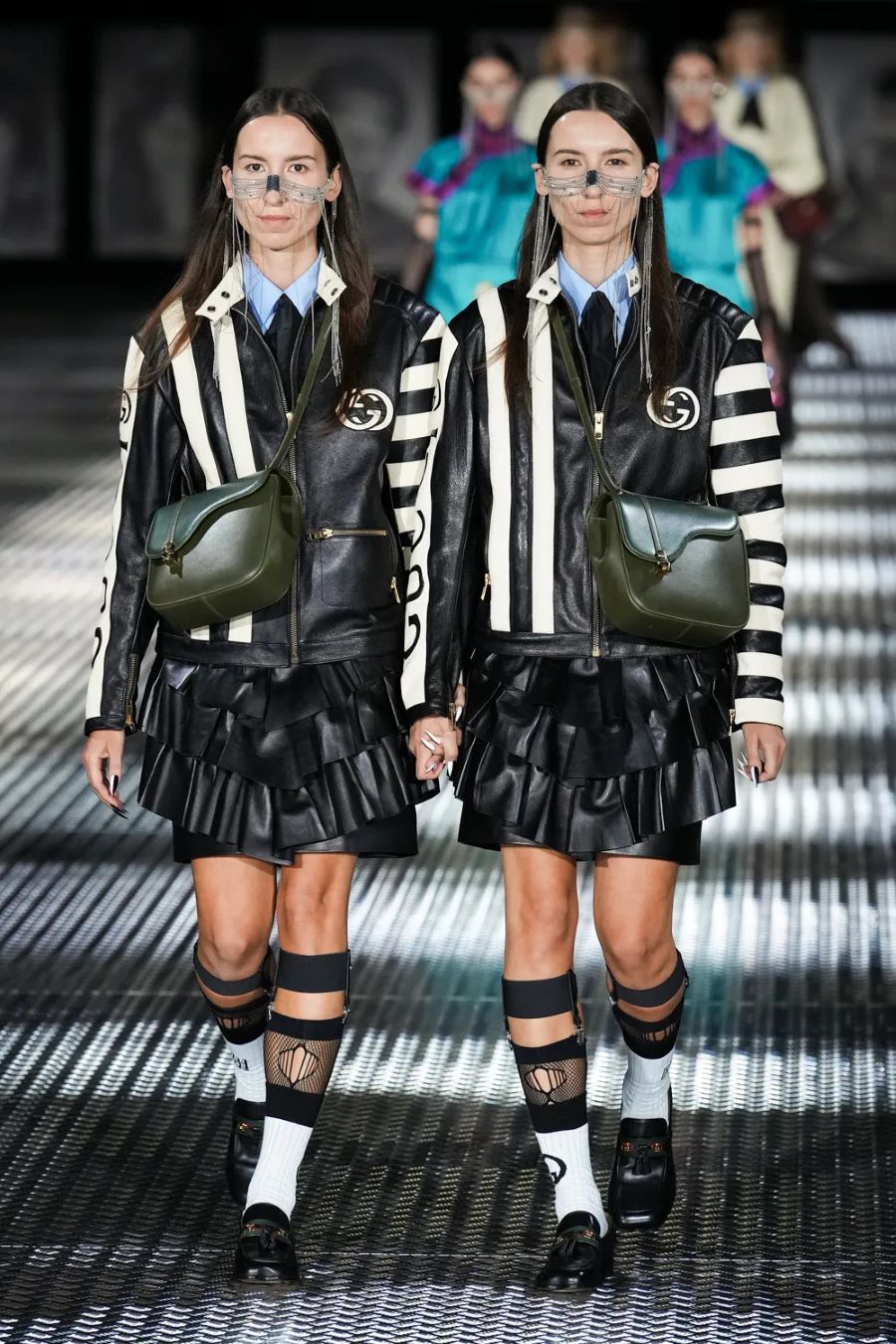 GG xuân hè 2023 look 38
