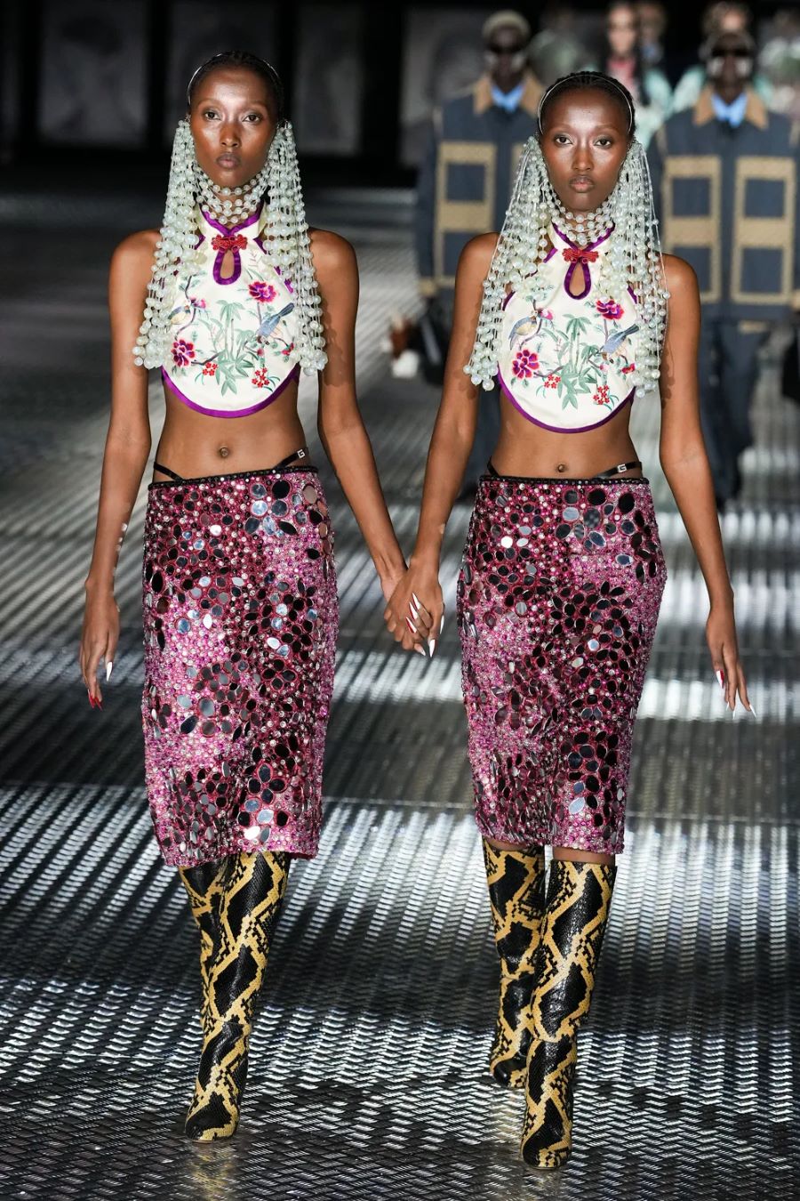 GG xuân hè 2023 look 49