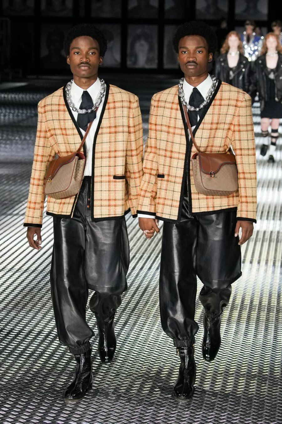 GG xuân hè 2023 look 5