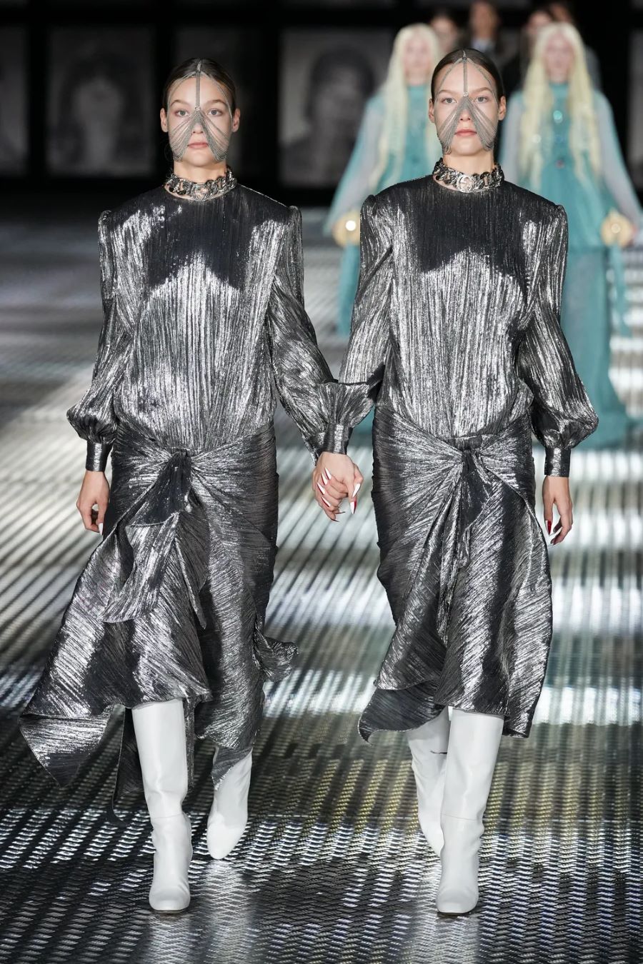 GG xuân hè 2023 look 65