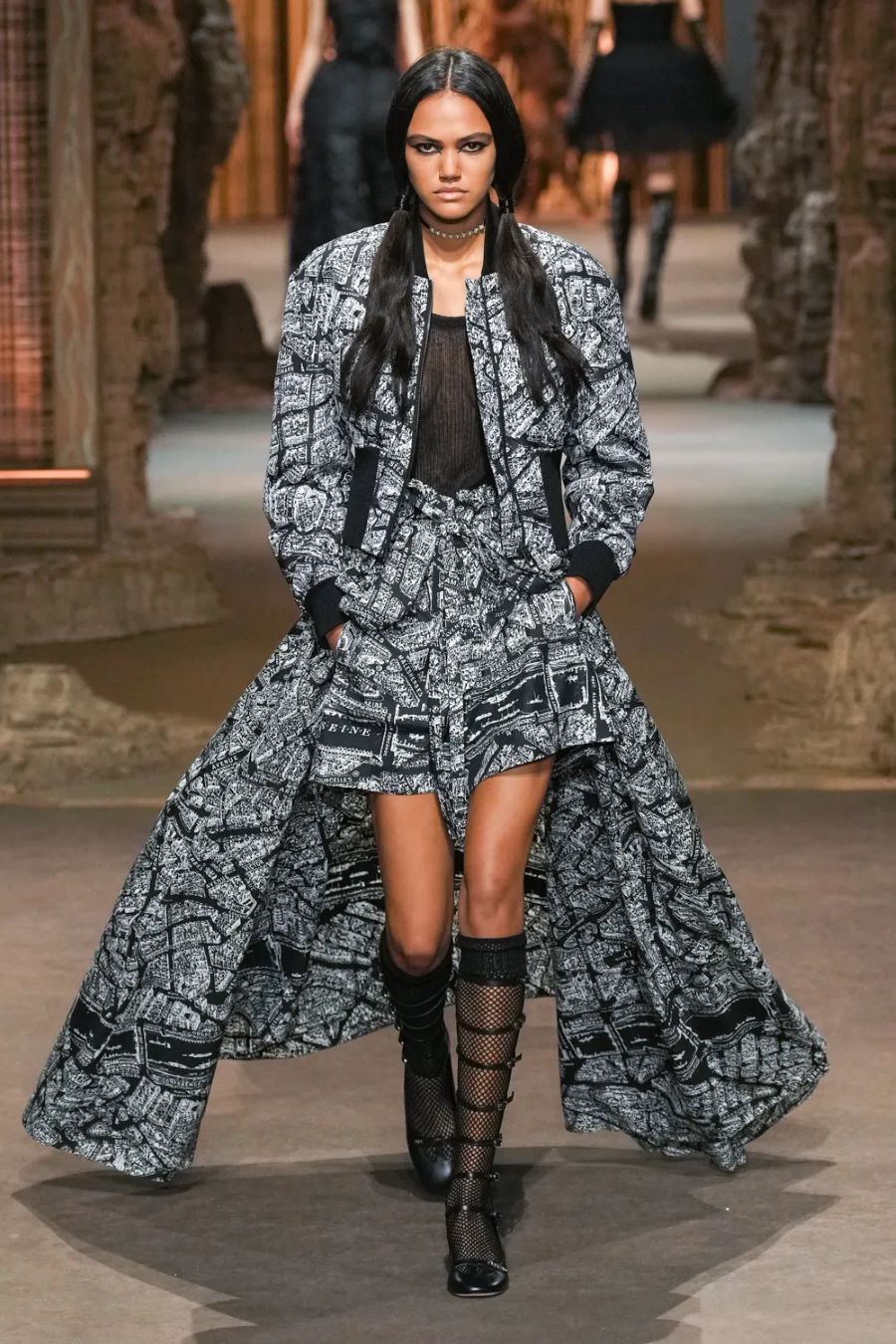 CD xuân hè 2023 look 22