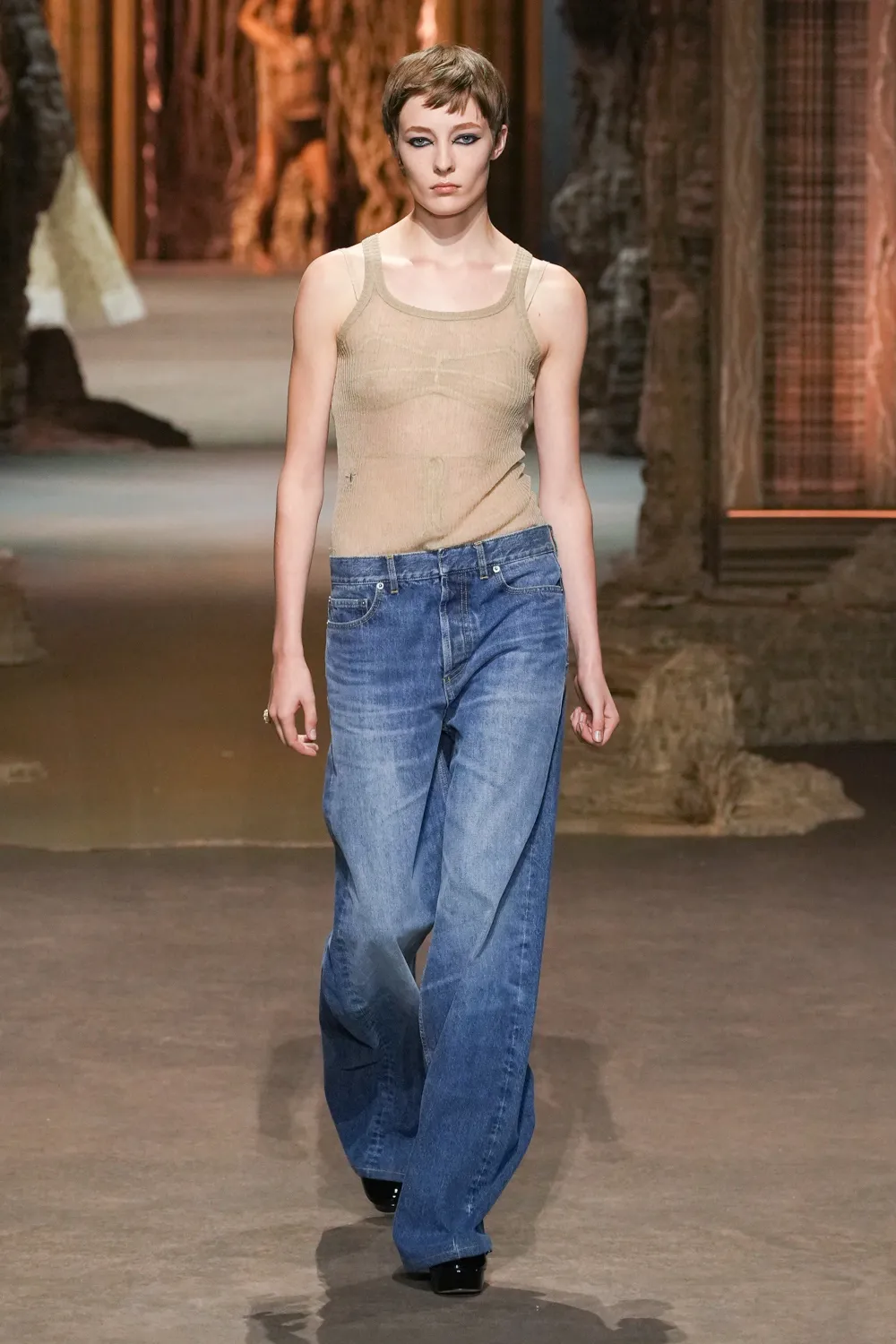 CD xuân hè 2023 look 42