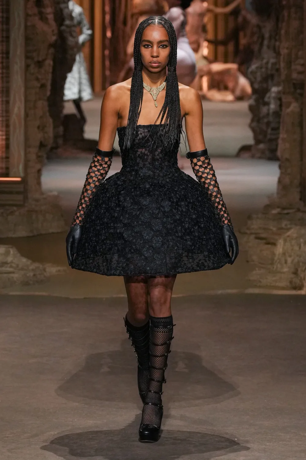 CD xuân hè 2023 look 5