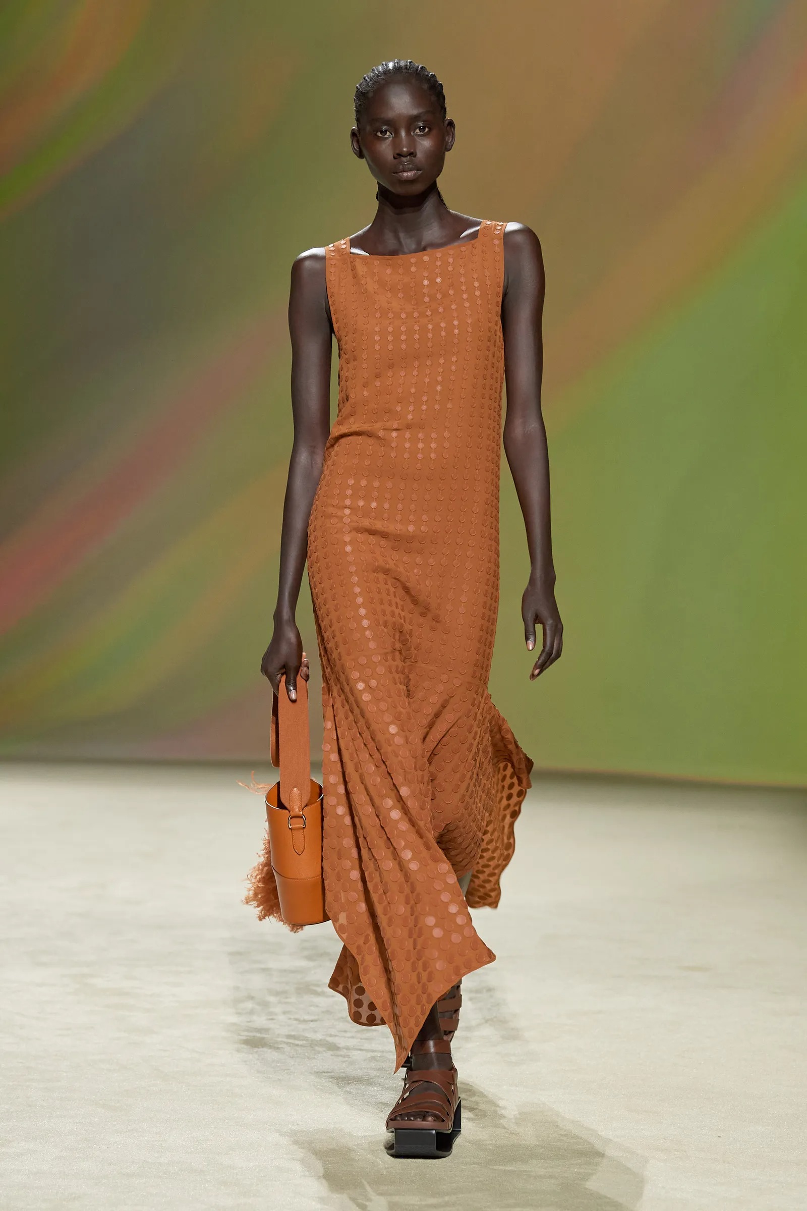 Hermès Xuân Hè 2023 look 20