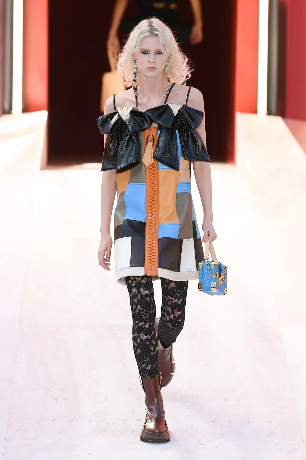 LV rtw xuân hè 2023 look 15