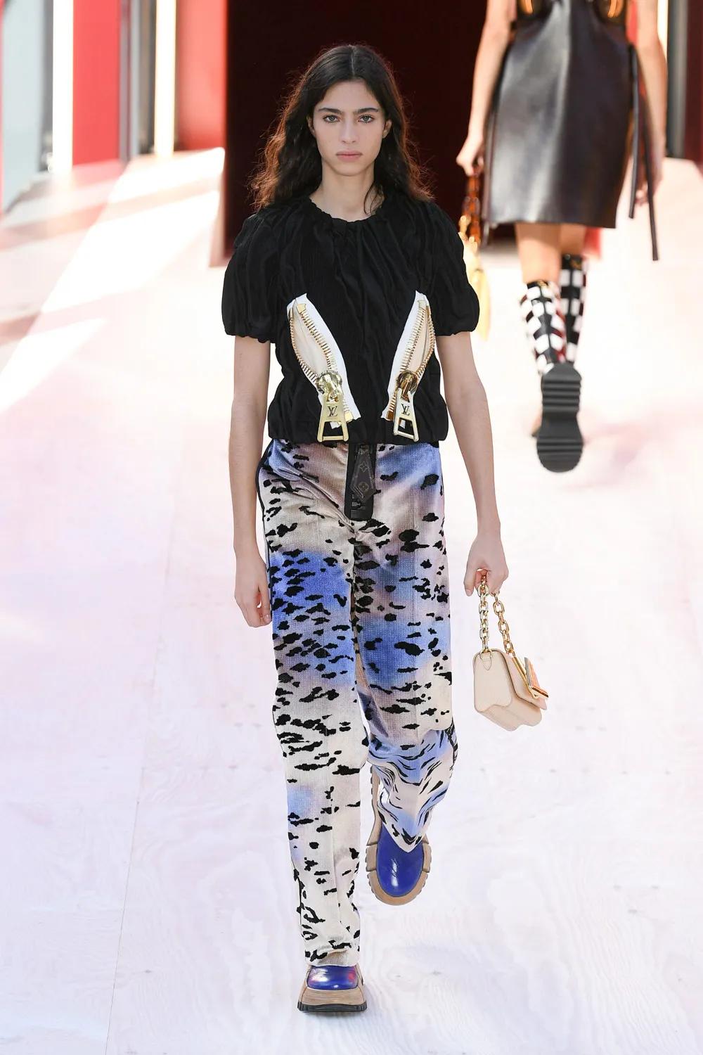 LV rtw xuân hè 2023 look 42
