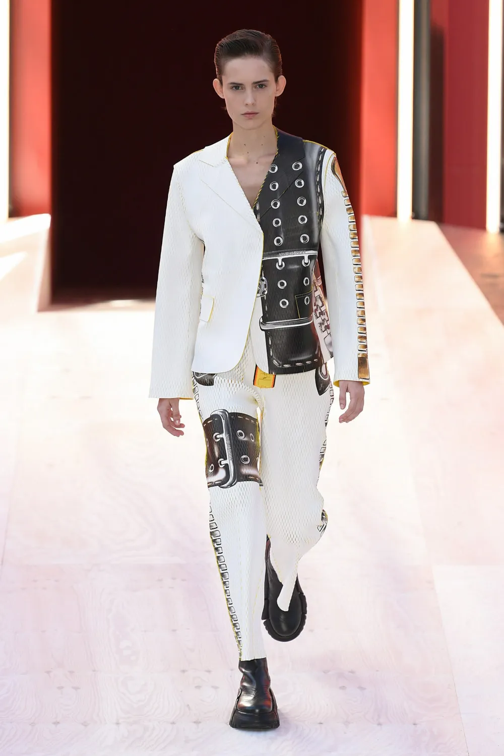 LV rtw xuân hè 2023 look 7