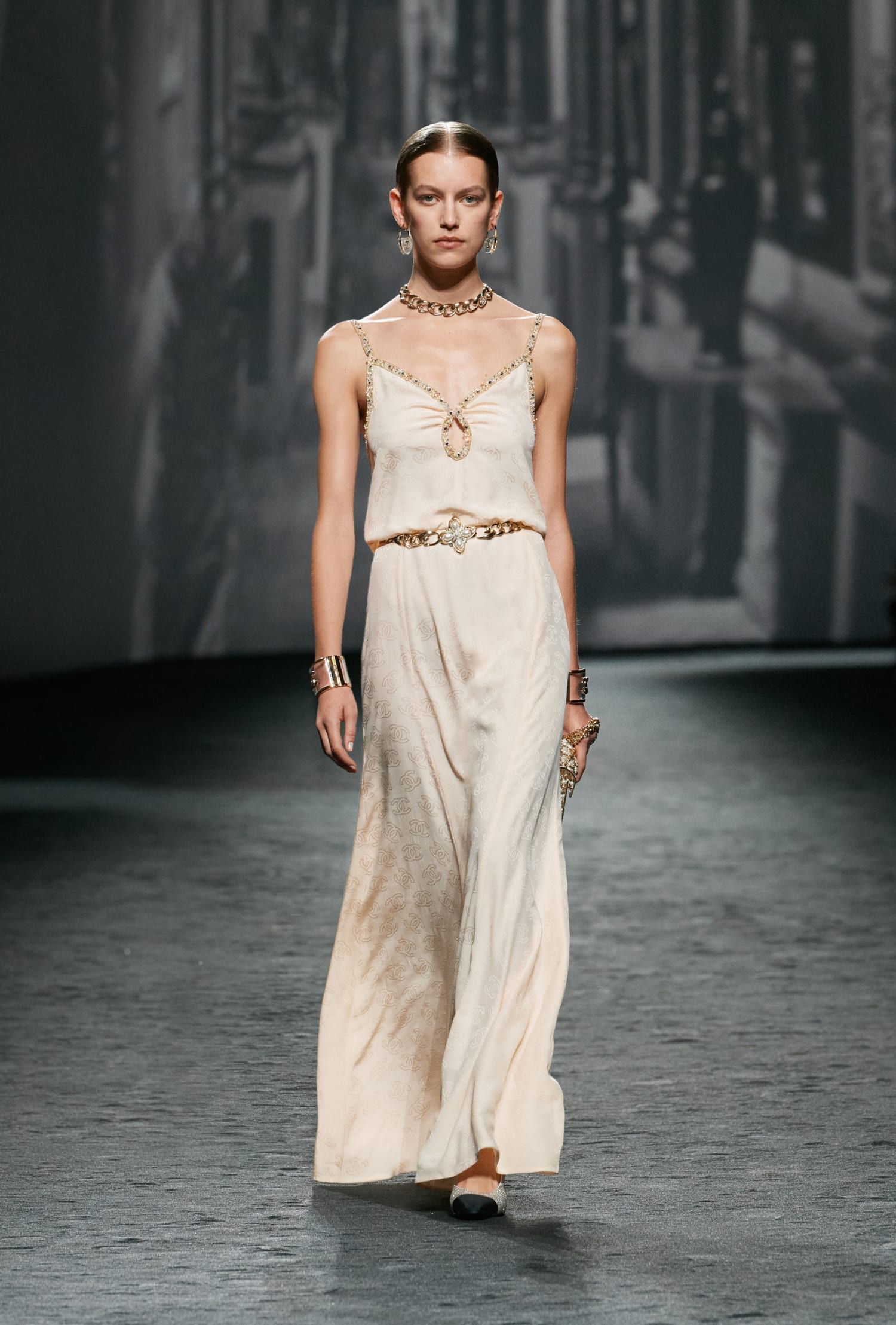 CHANEL Xuân Hè 2023 Ready to Wear look 32